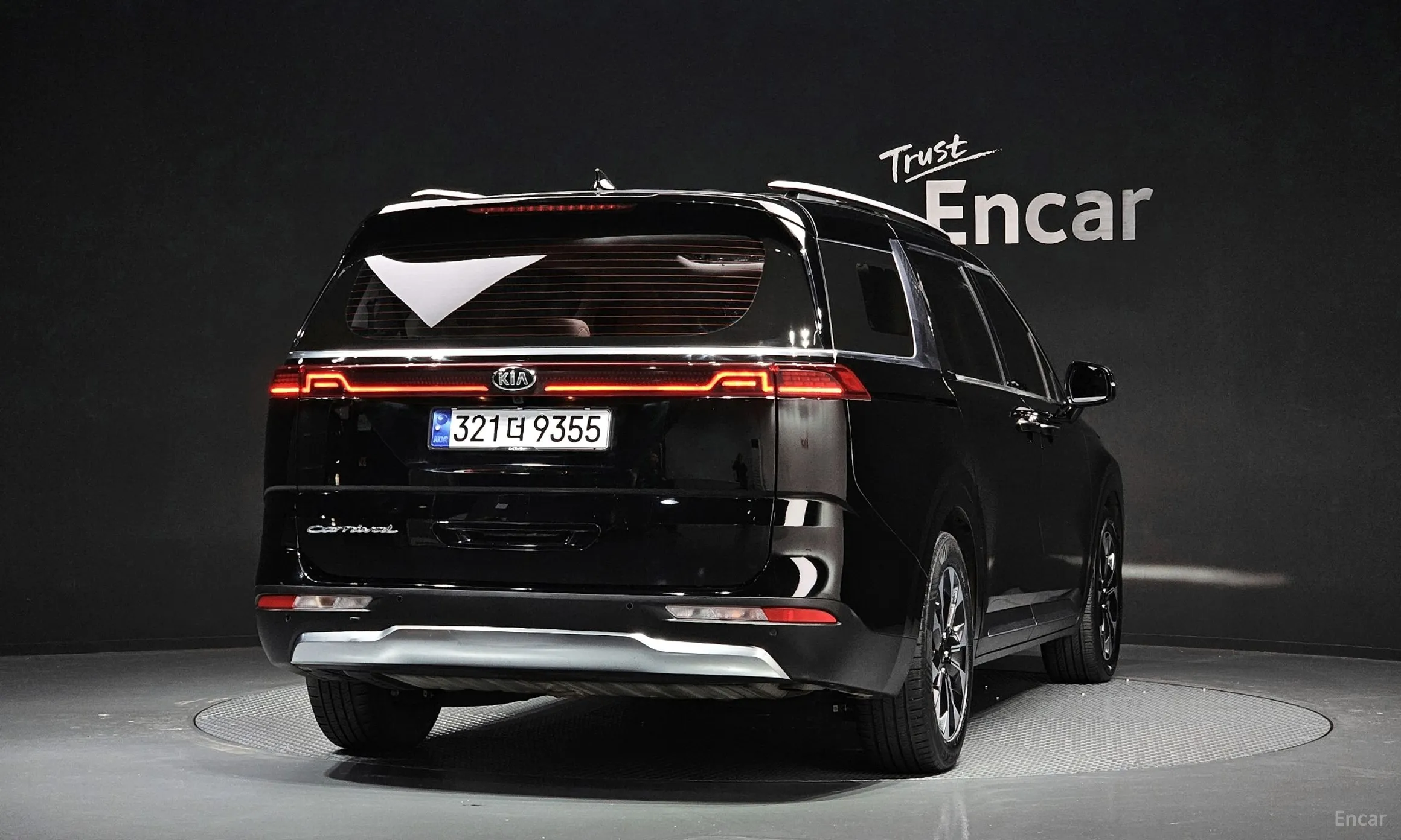 Kia Carnival Gen 4 превью 4