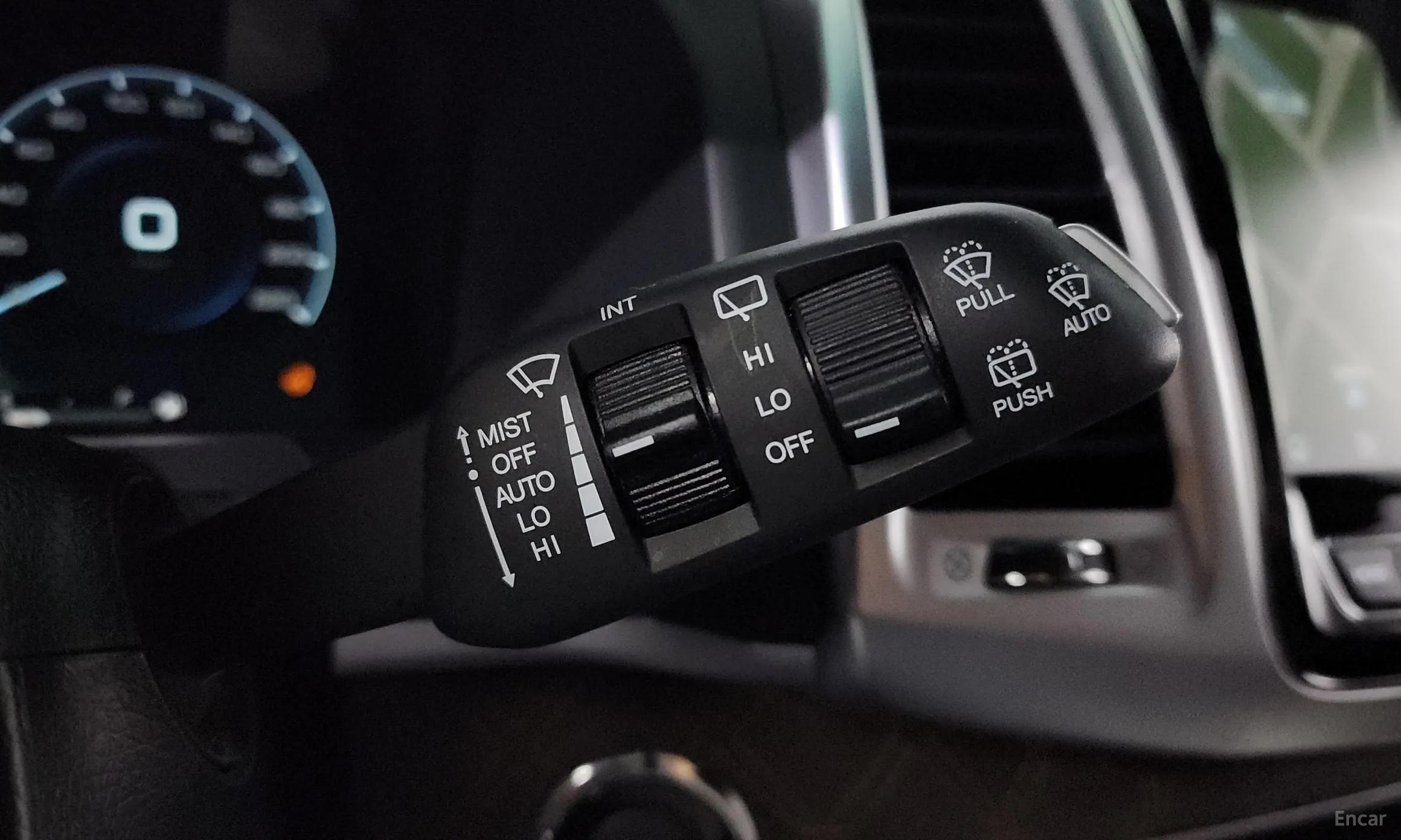 KG Mobility (SsangYong) Rexton превью 14