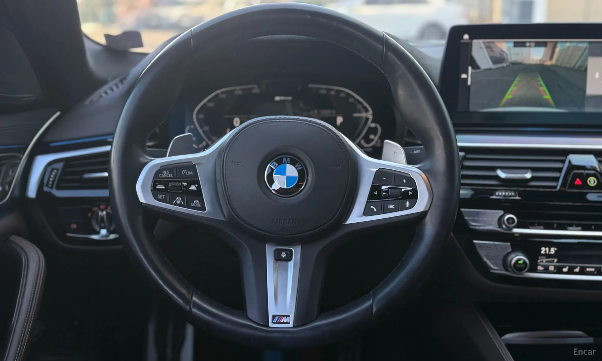 BMW 5 Series (G30) превью 13