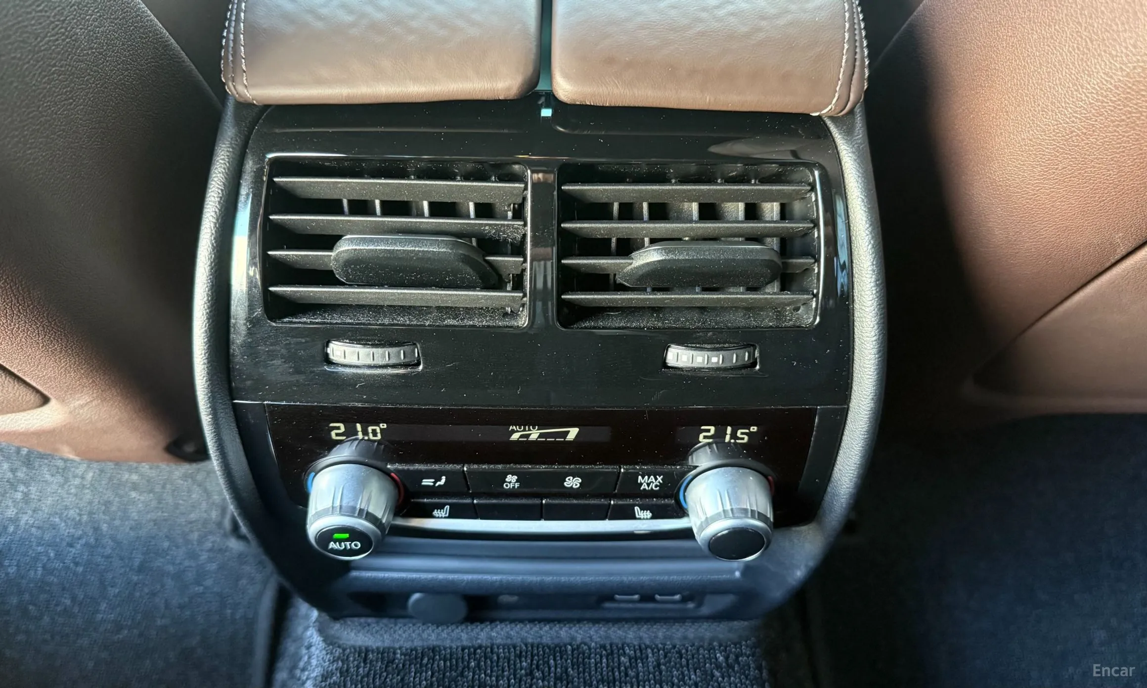 BMW 5 Series (G30) превью 15