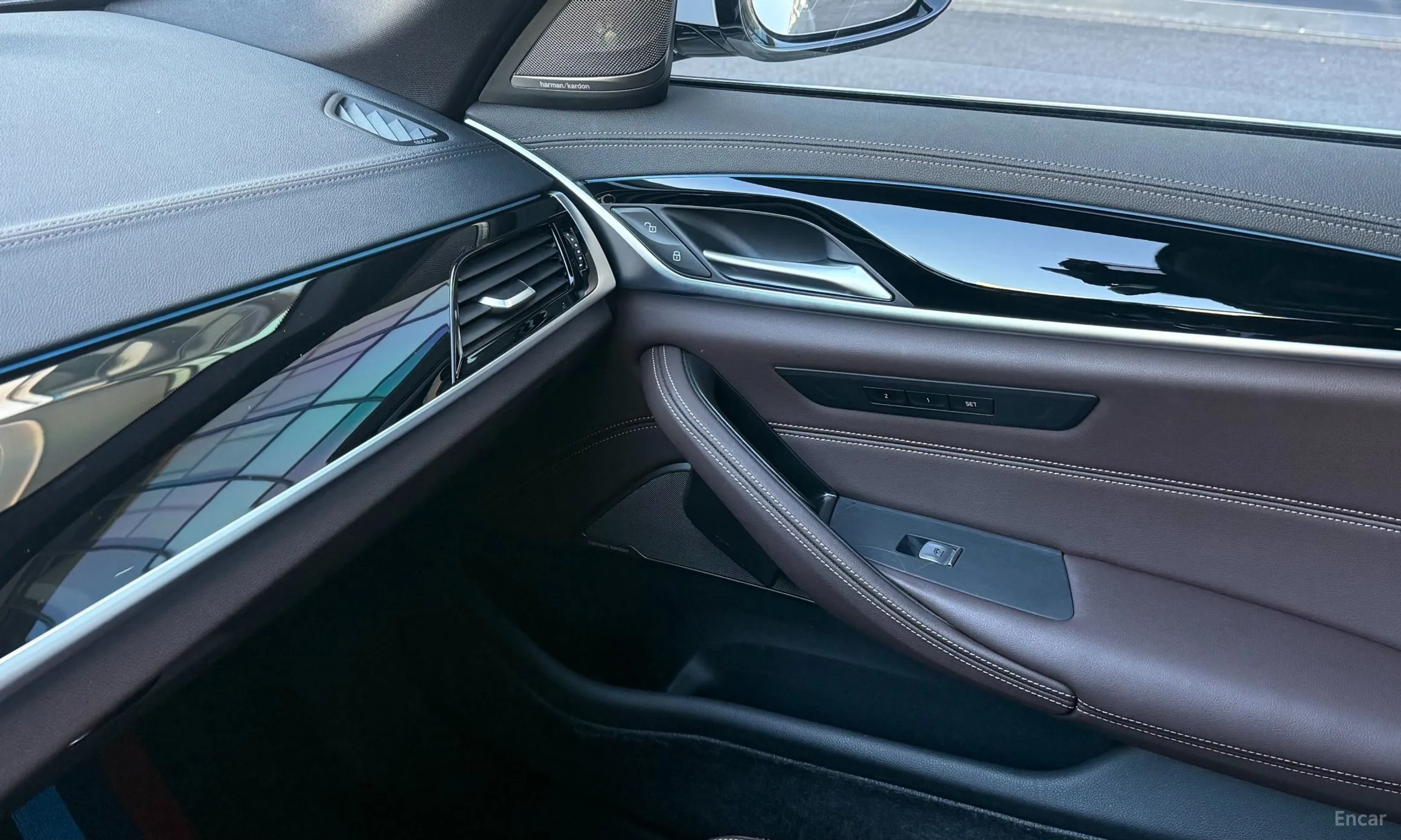 BMW 5 Series (G30) превью 19