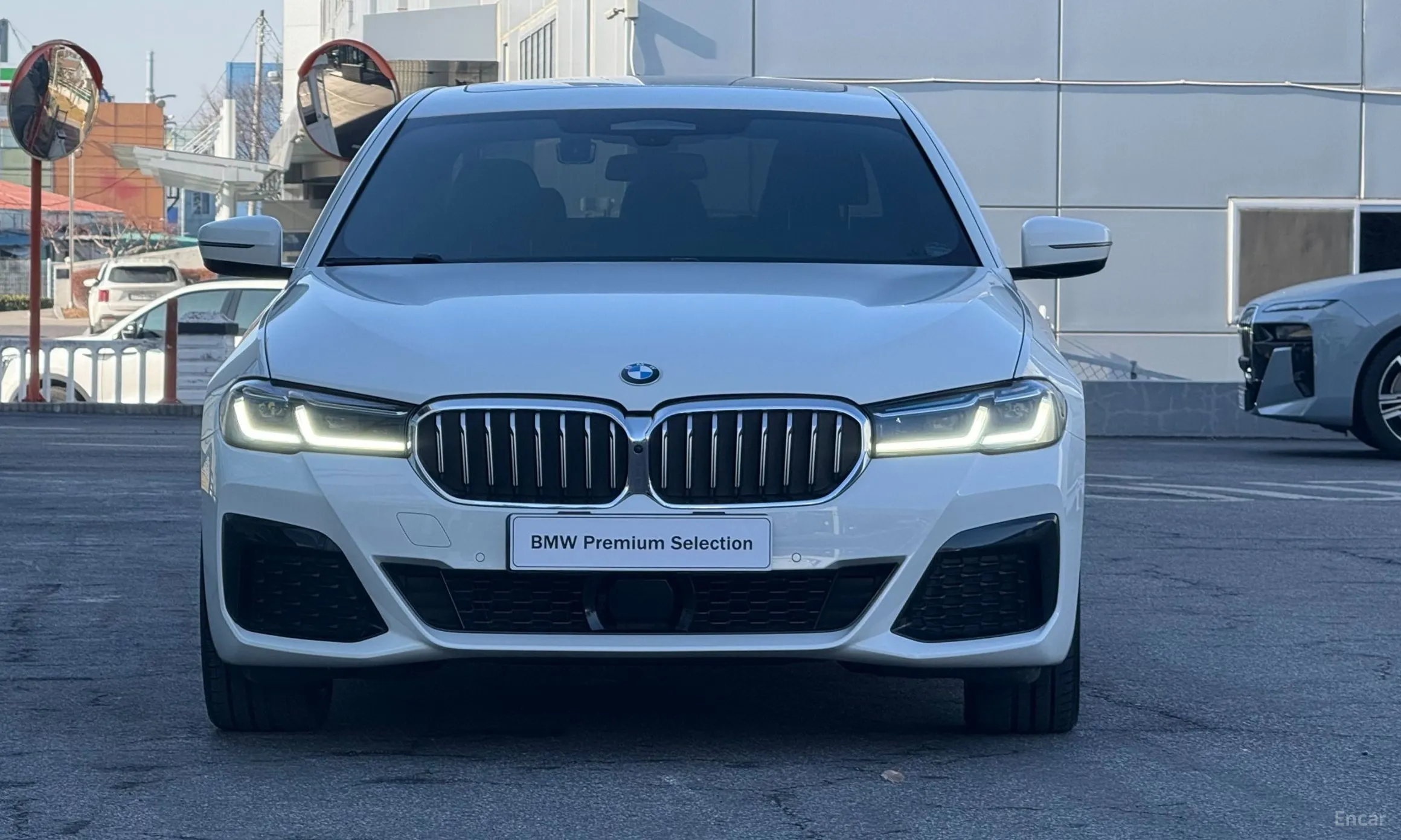 BMW 5 Series (G30) превью 3