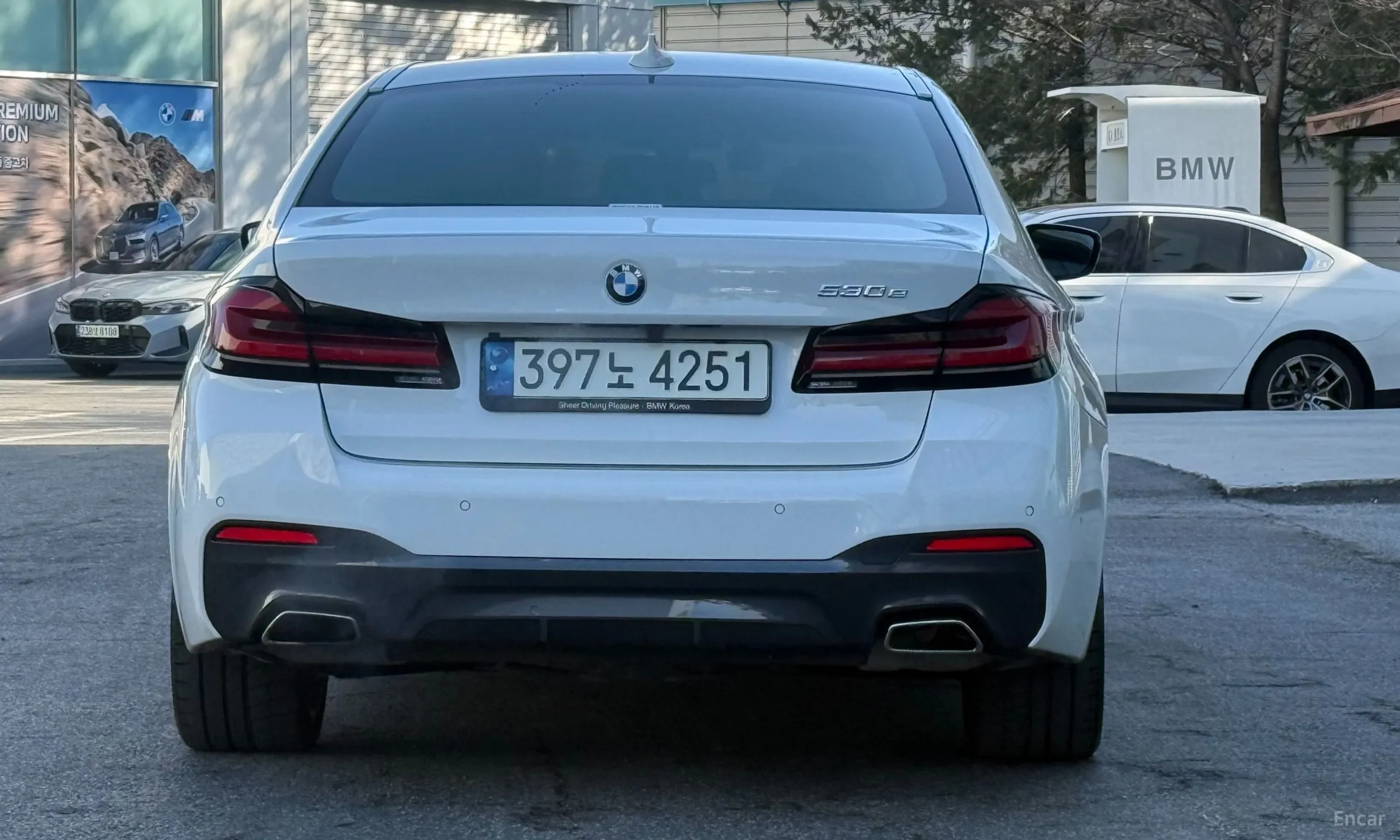 BMW 5 Series (G30) превью 4