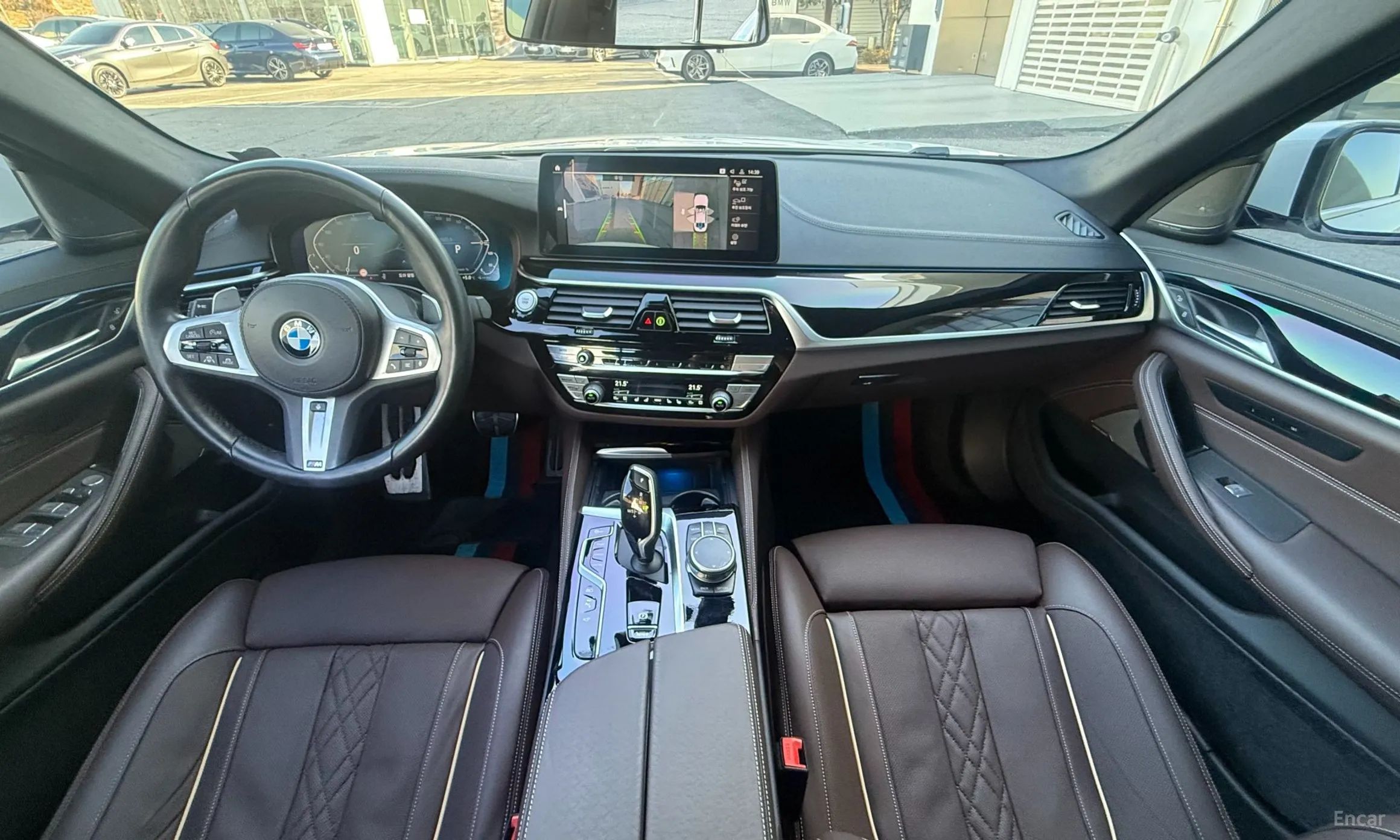 BMW 5 Series (G30) превью 7