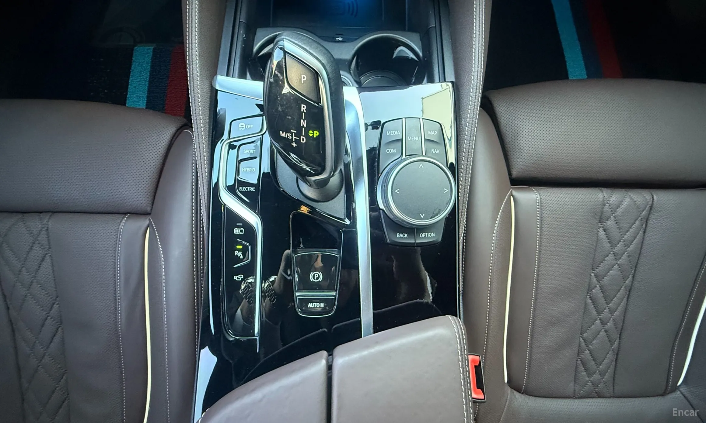 BMW 5 Series (G30) превью 9