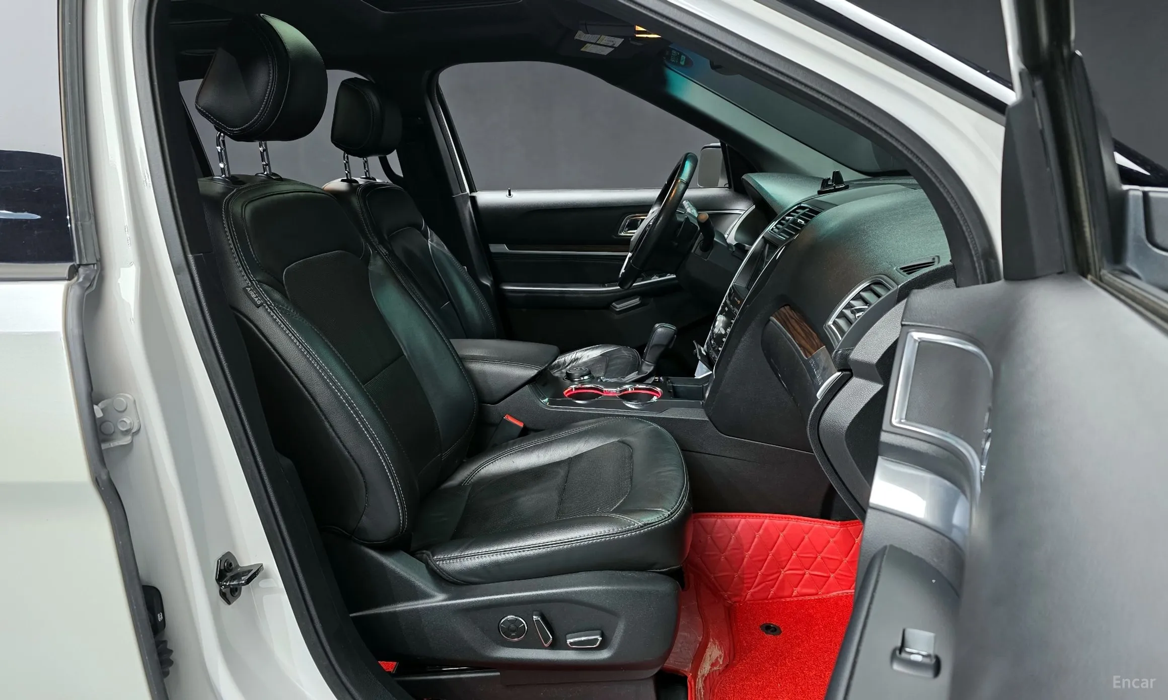 Ford Explorer превью 11