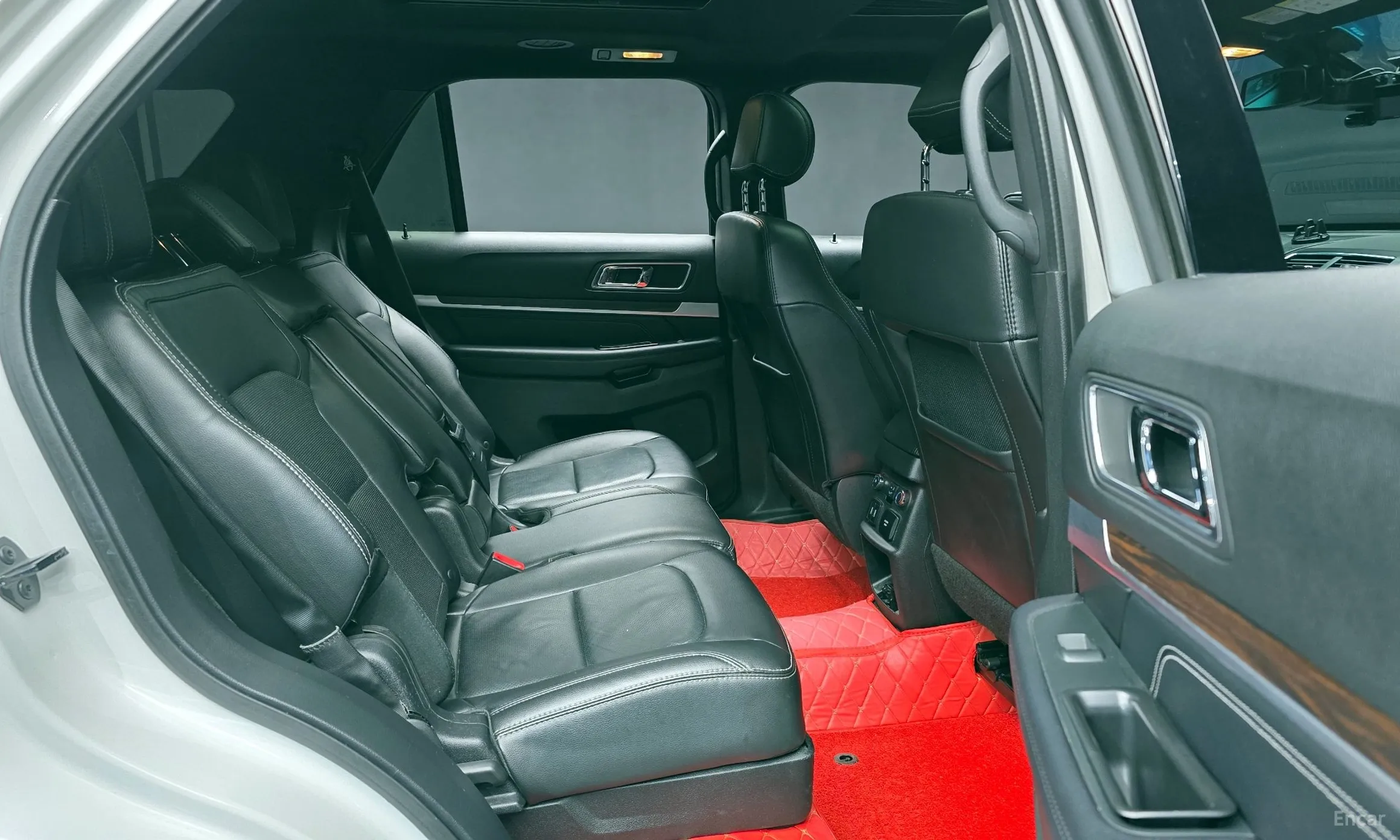 Ford Explorer превью 12