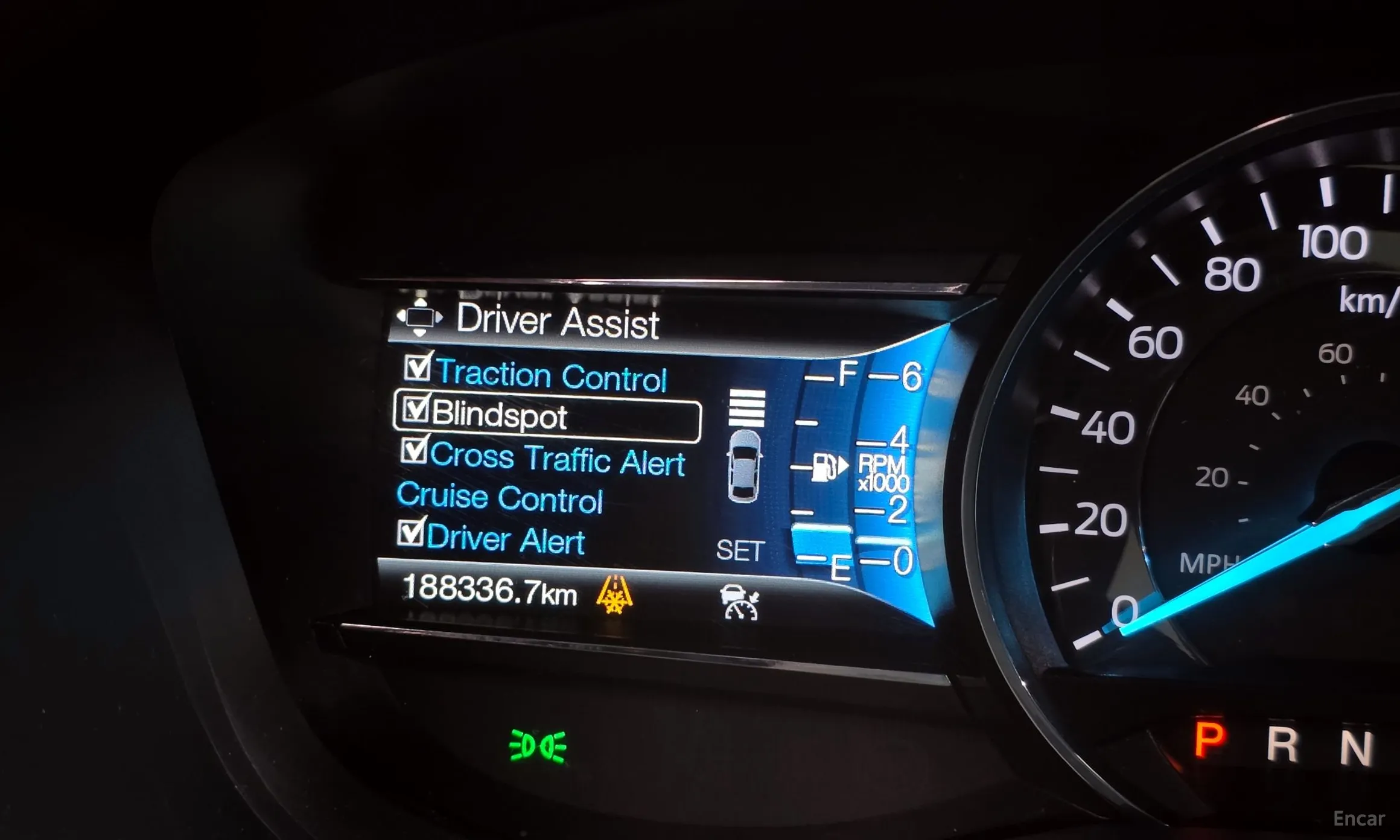 Ford Explorer превью 17