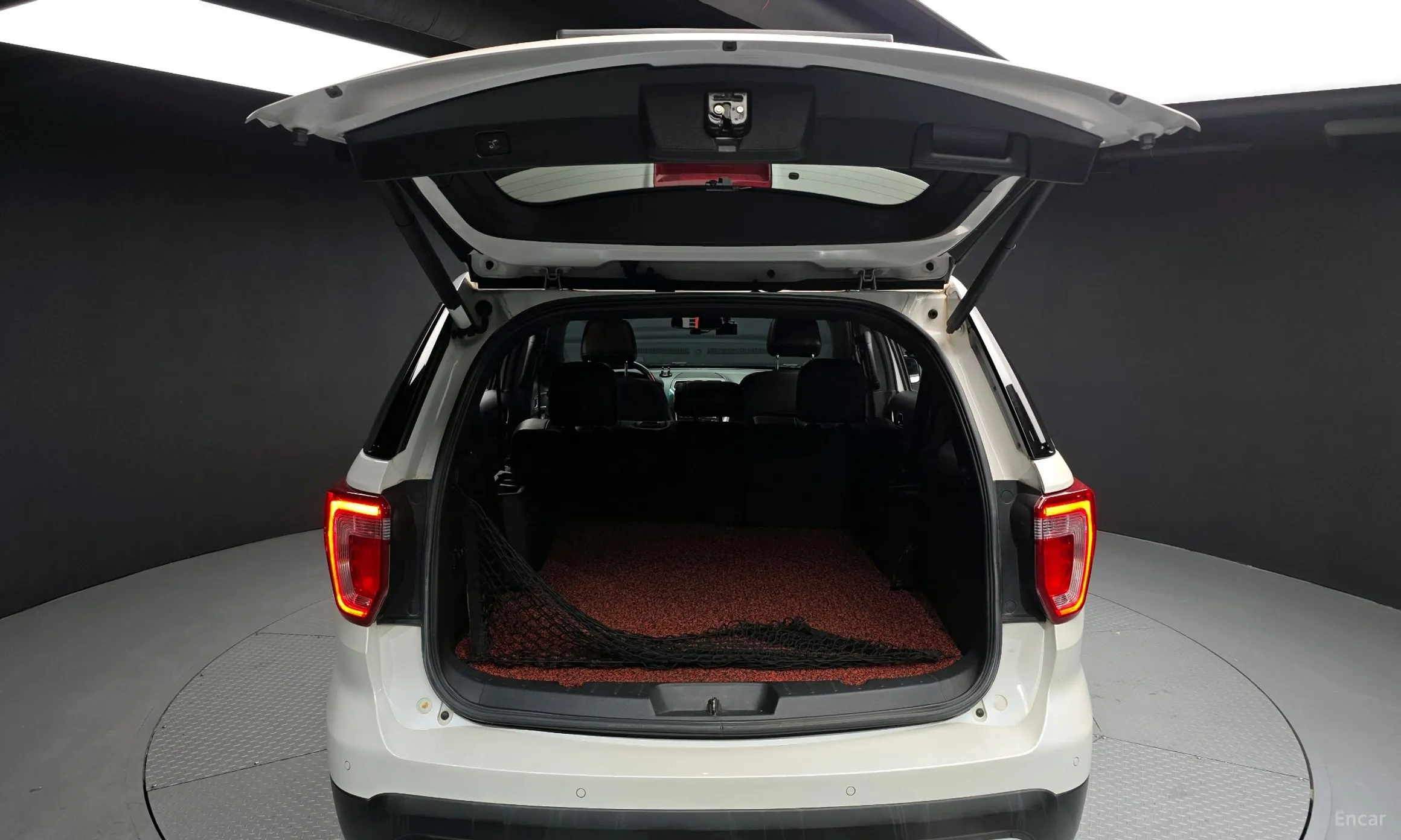 Ford Explorer превью 20