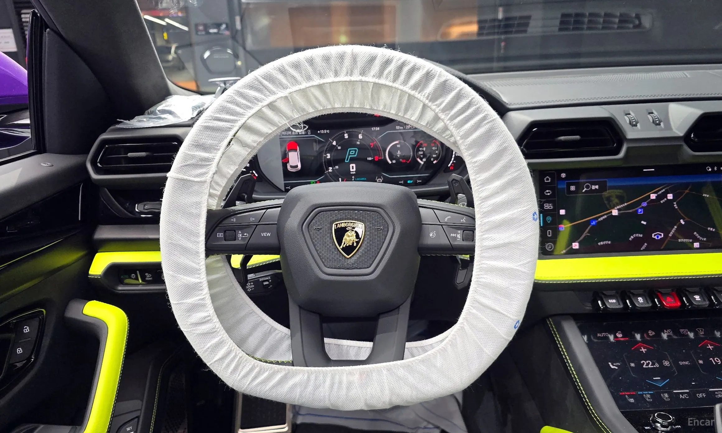 Lamborghini Urus превью 13