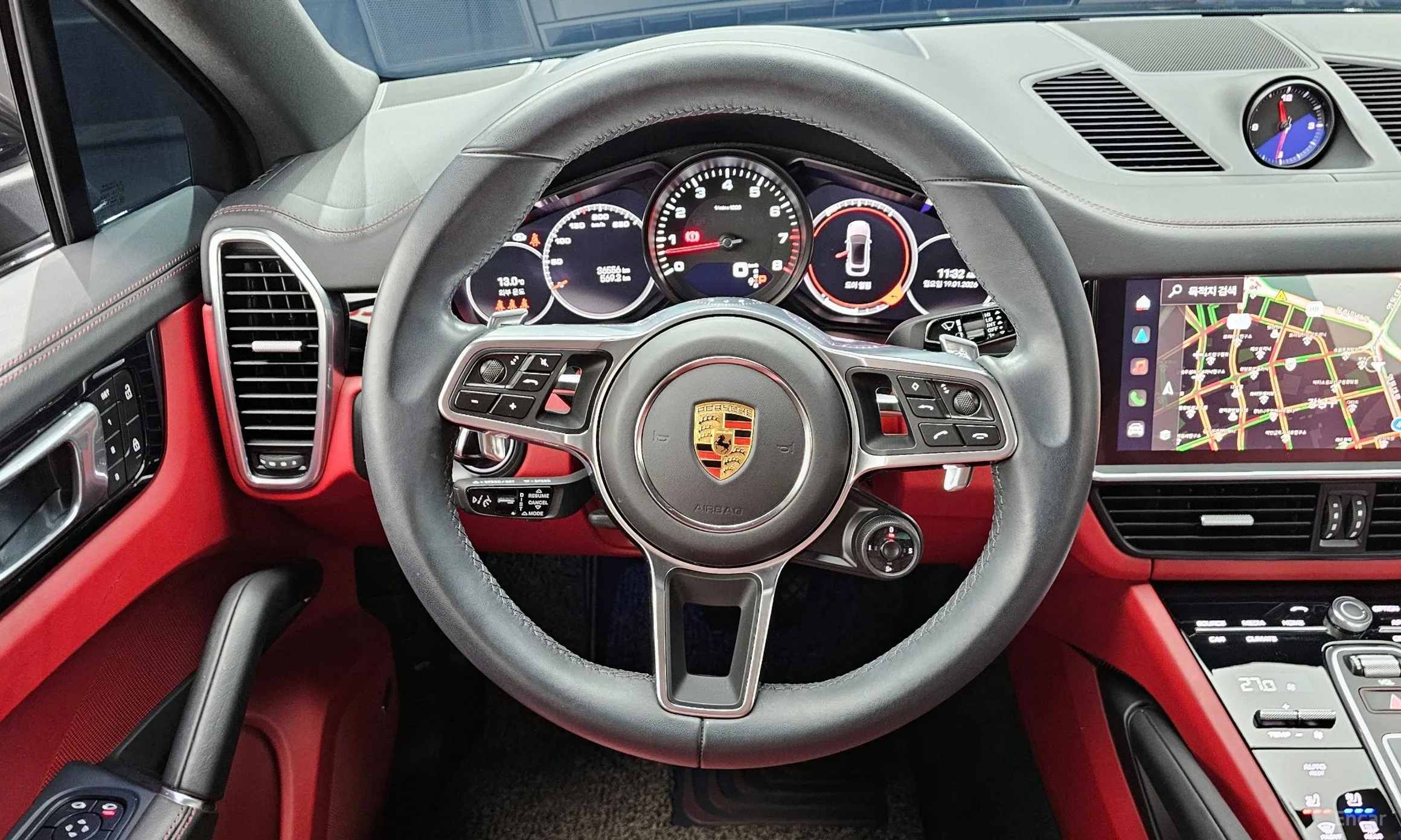 Porsche Cayenne (PO536) превью 13