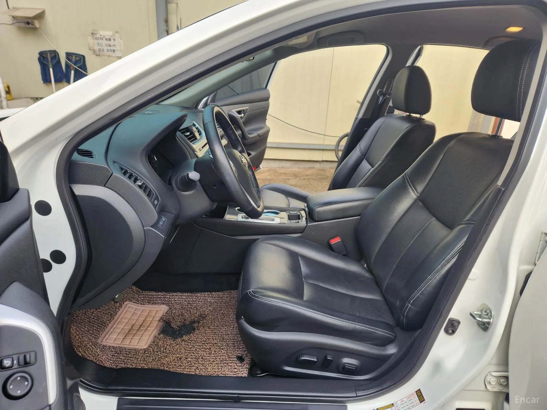 Nissan Altima превью 10
