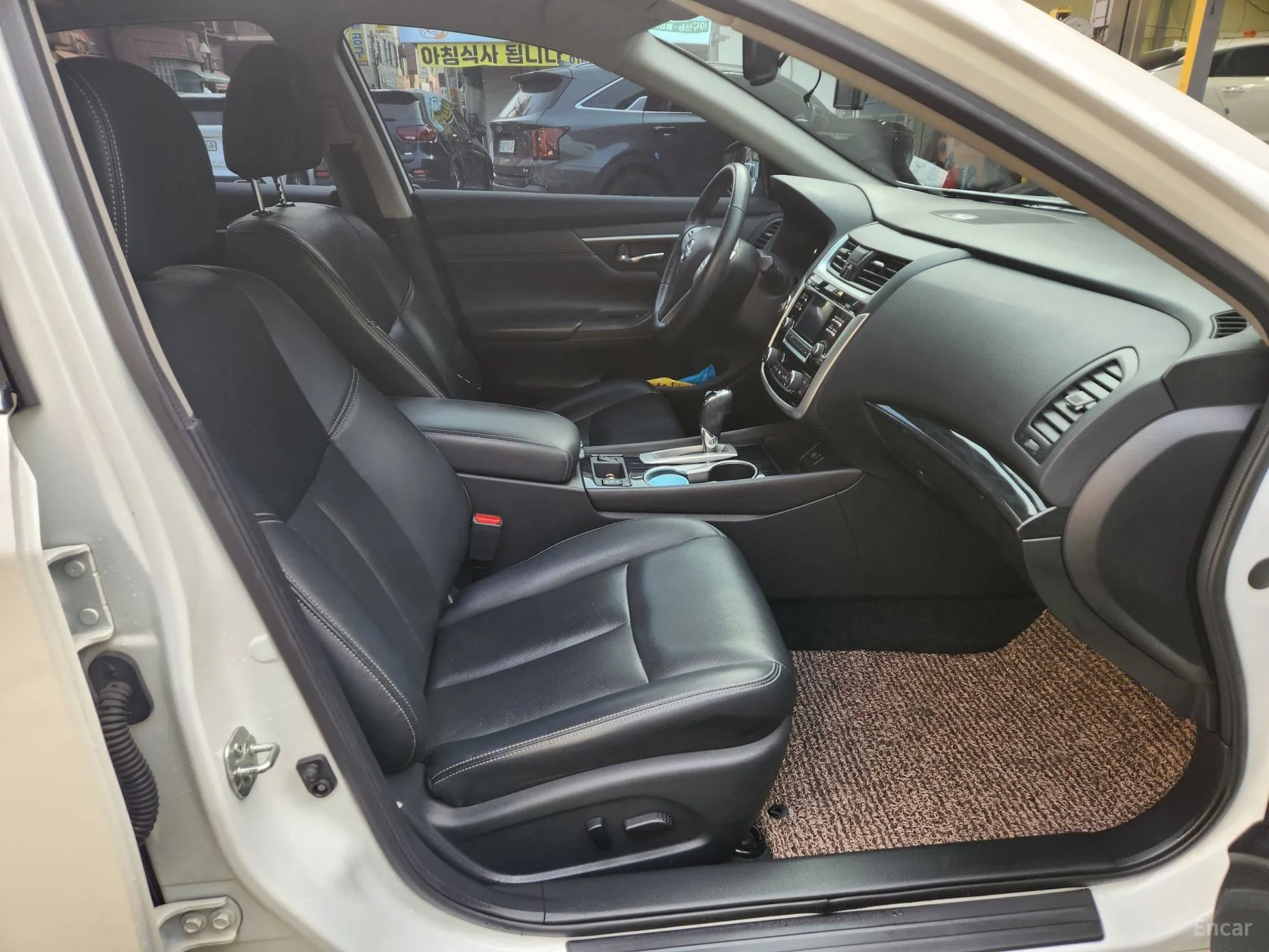 Nissan Altima превью 8
