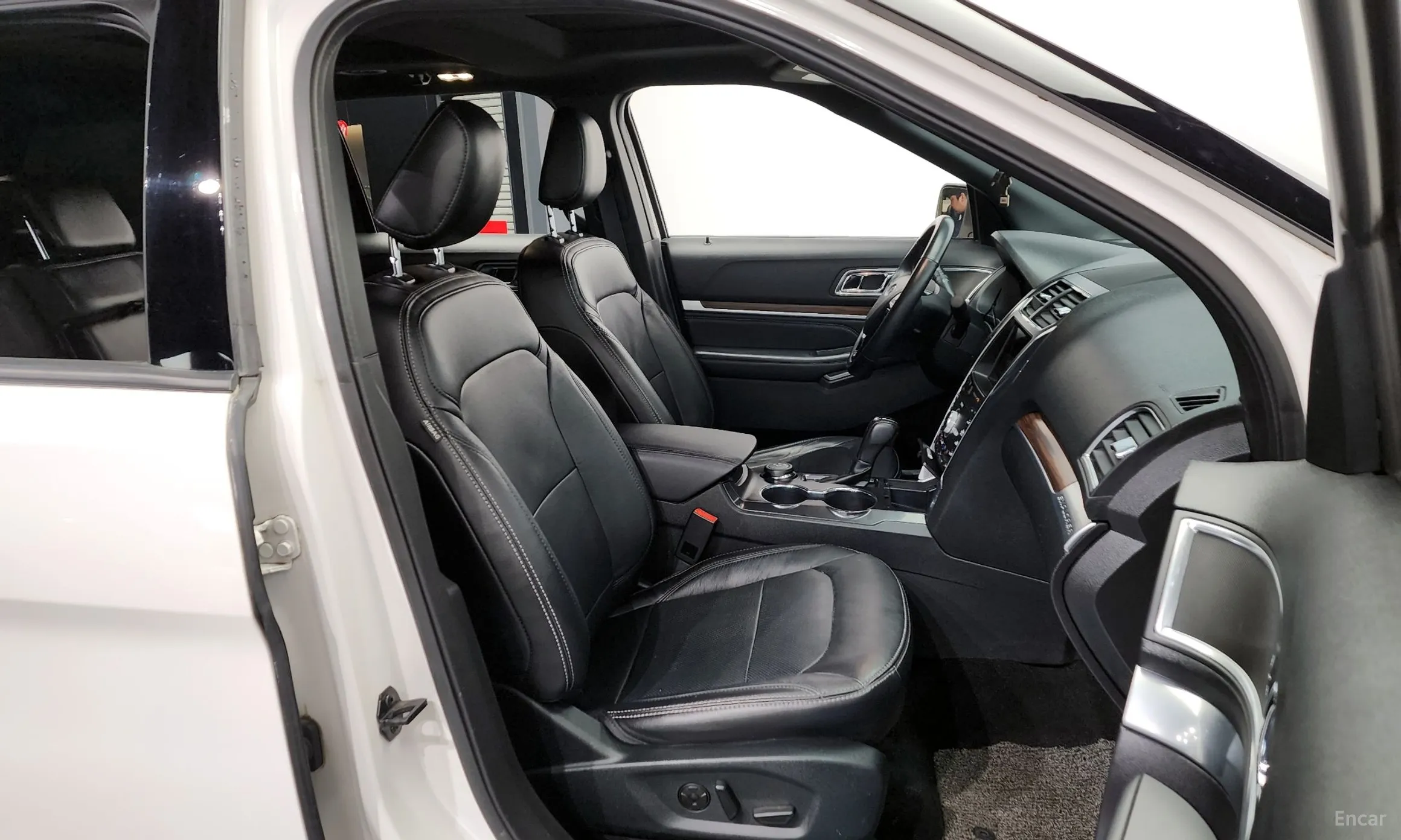 Ford Explorer превью 11
