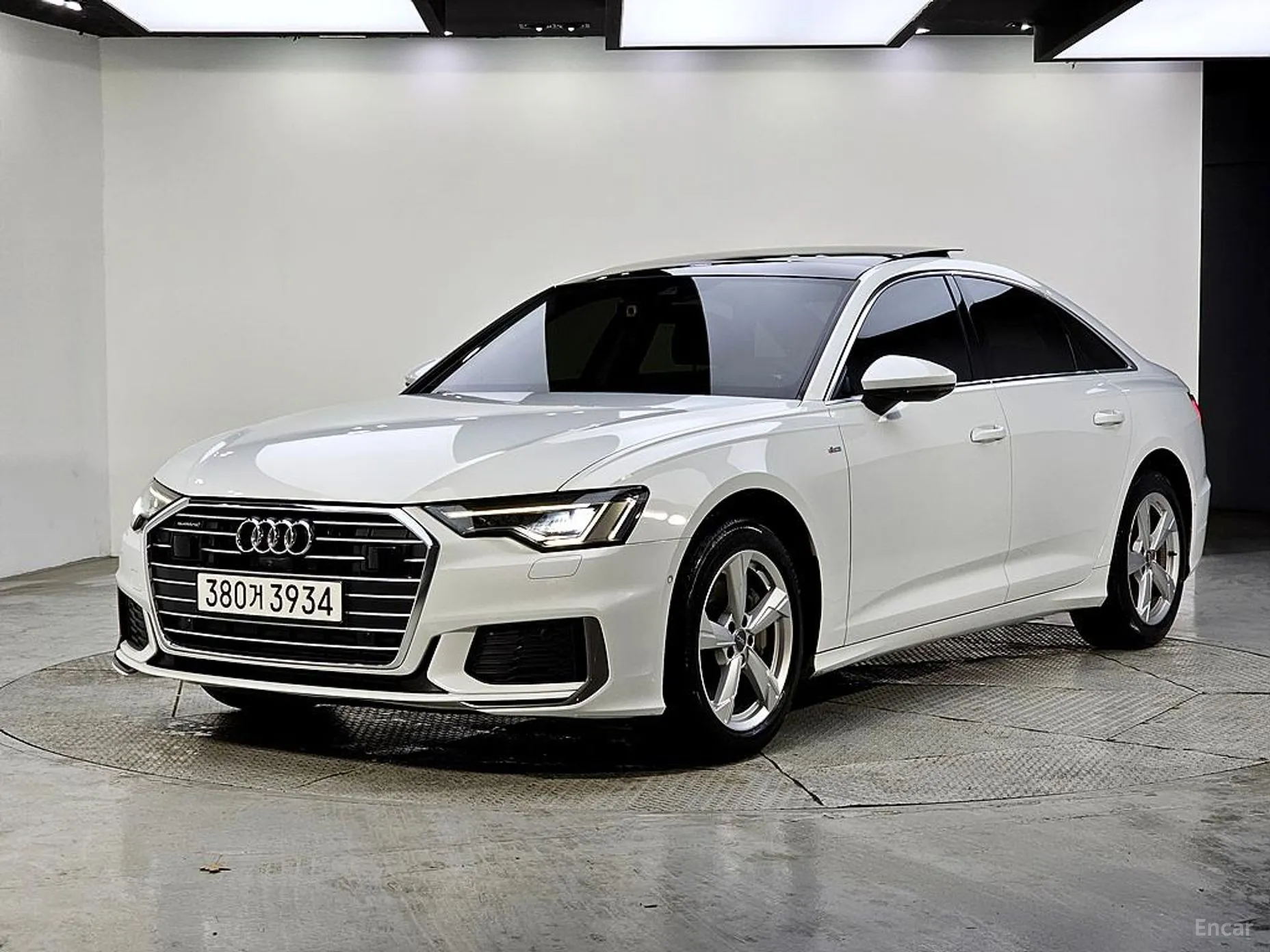 Audi A6 (C8)
