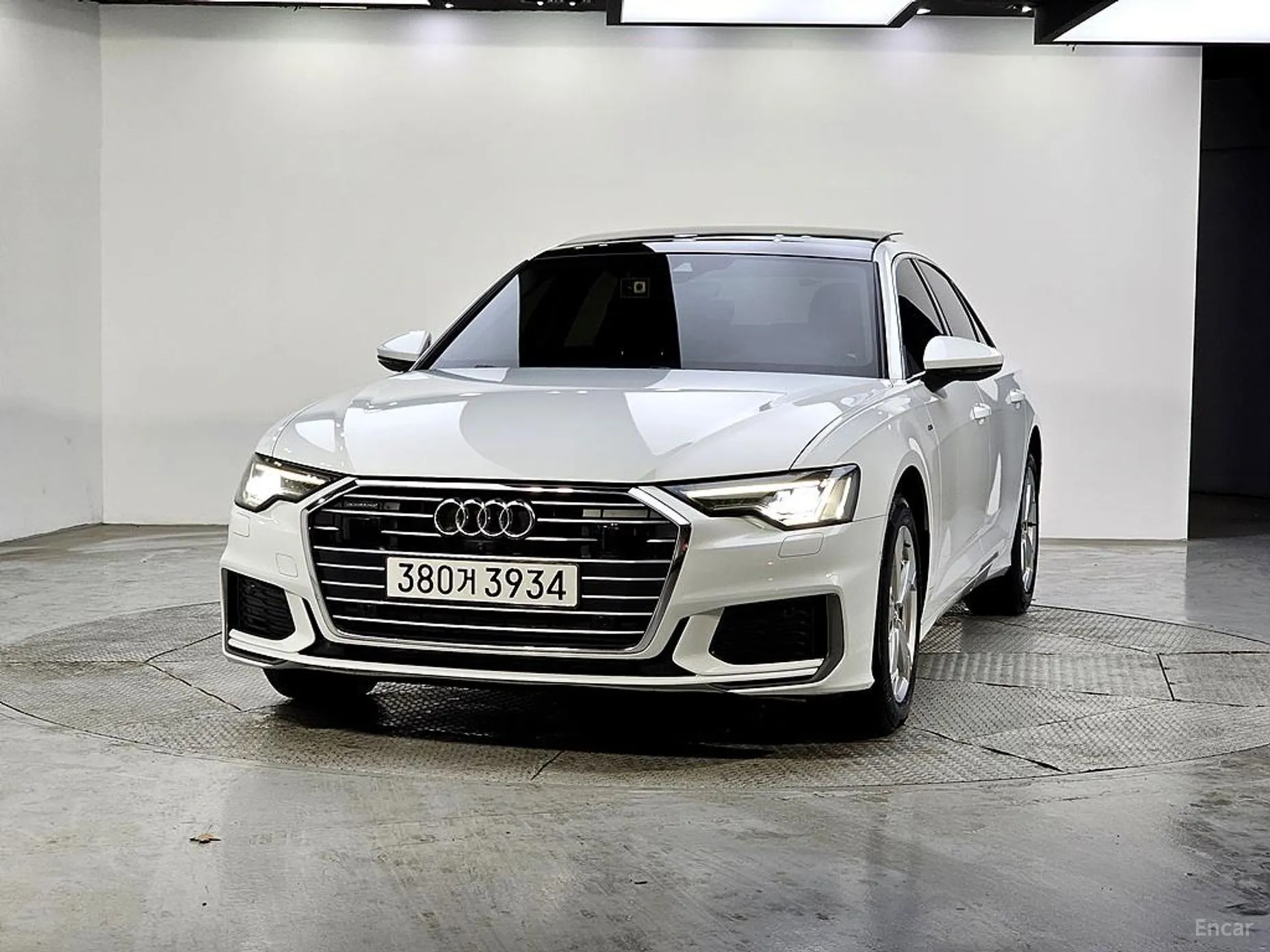 Audi A6 (C8)