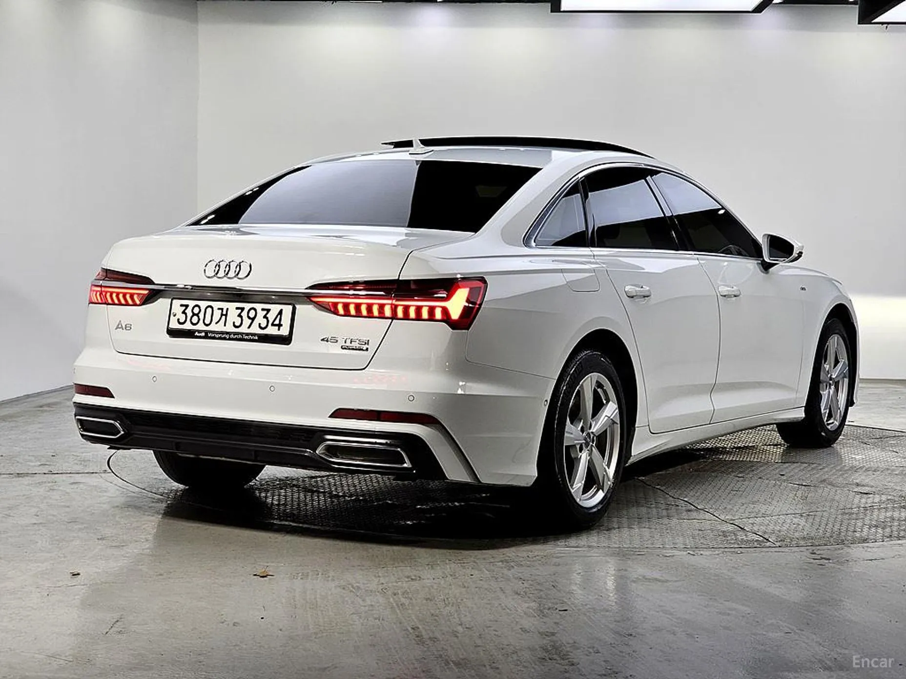 Audi A6 (C8) превью 4