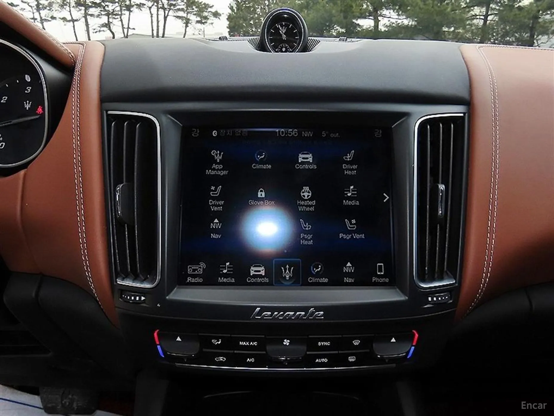 Maserati Levante превью 12
