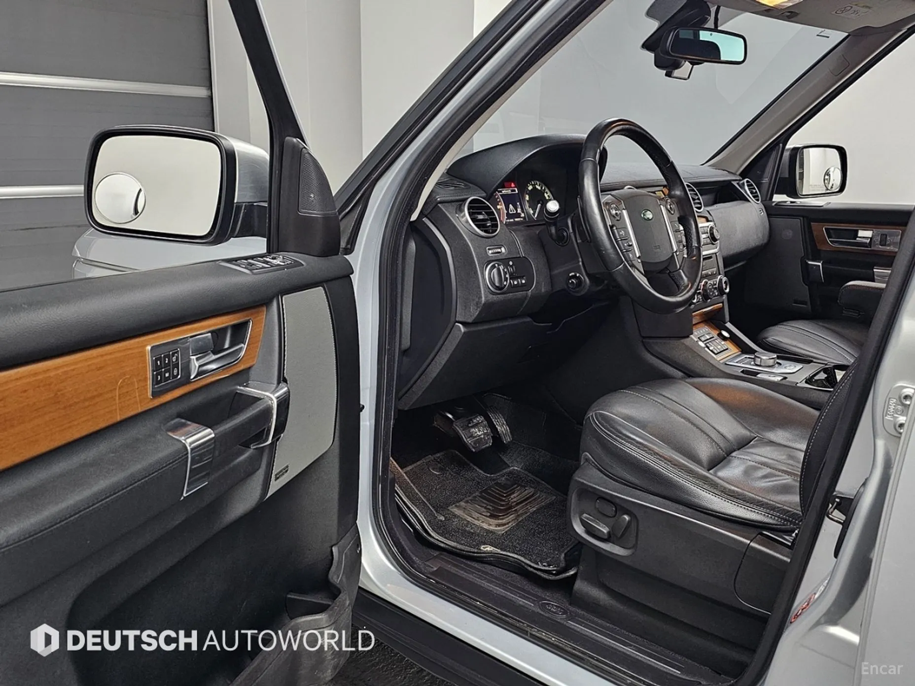 Land Rover Discovery 4 превью 11