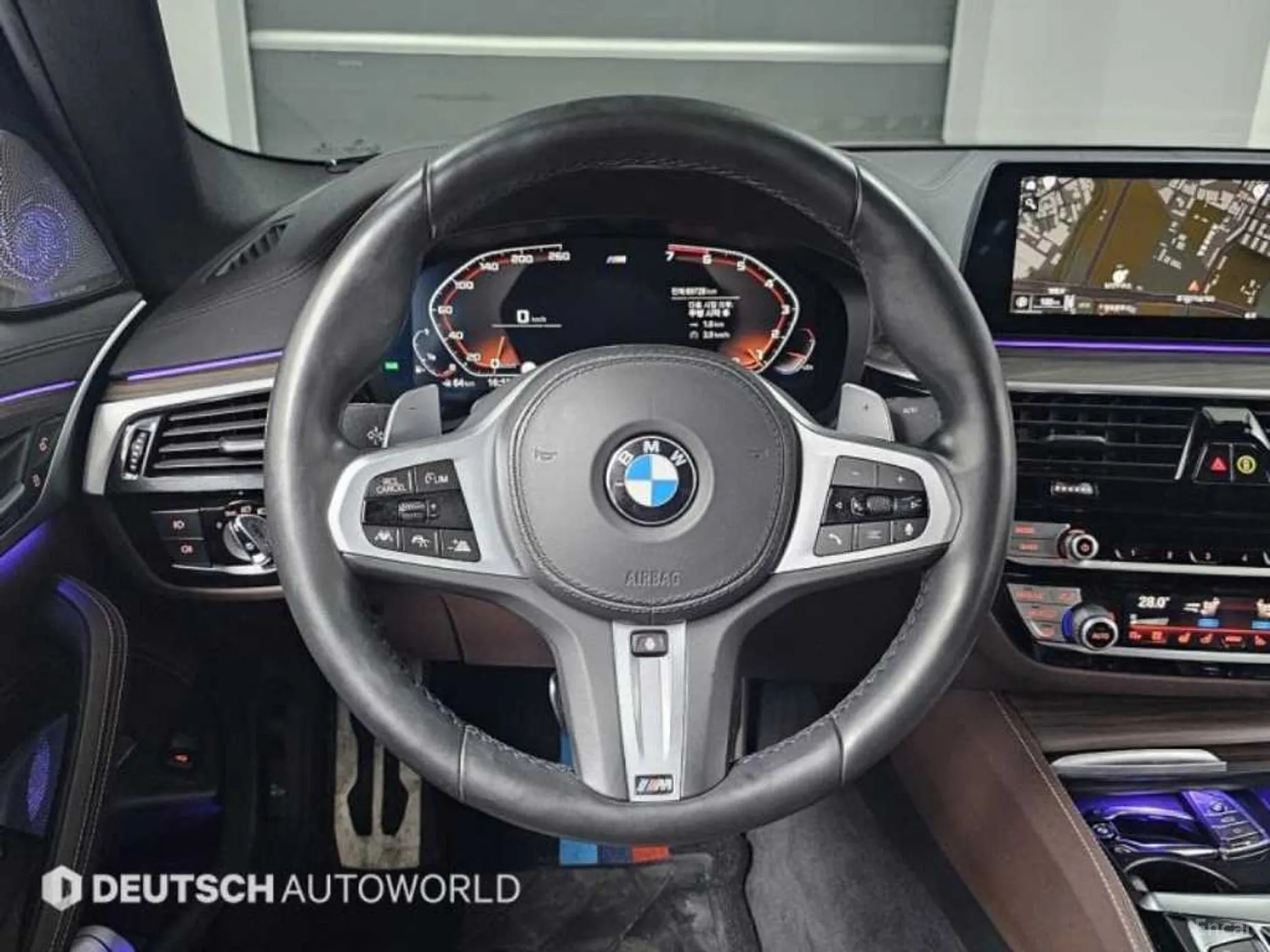 BMW 5 Series (G30) превью 13