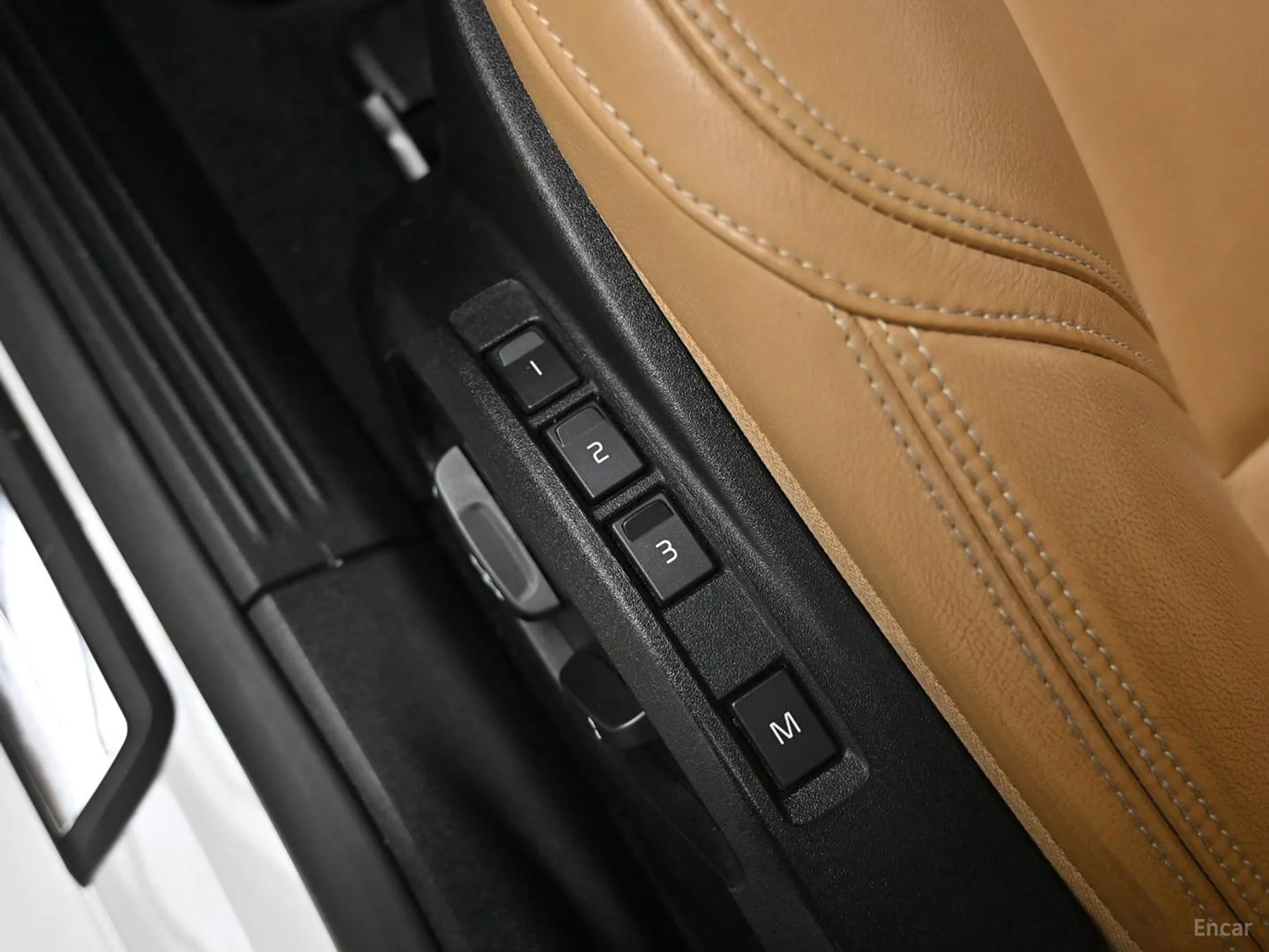 Volvo V40 превью 16