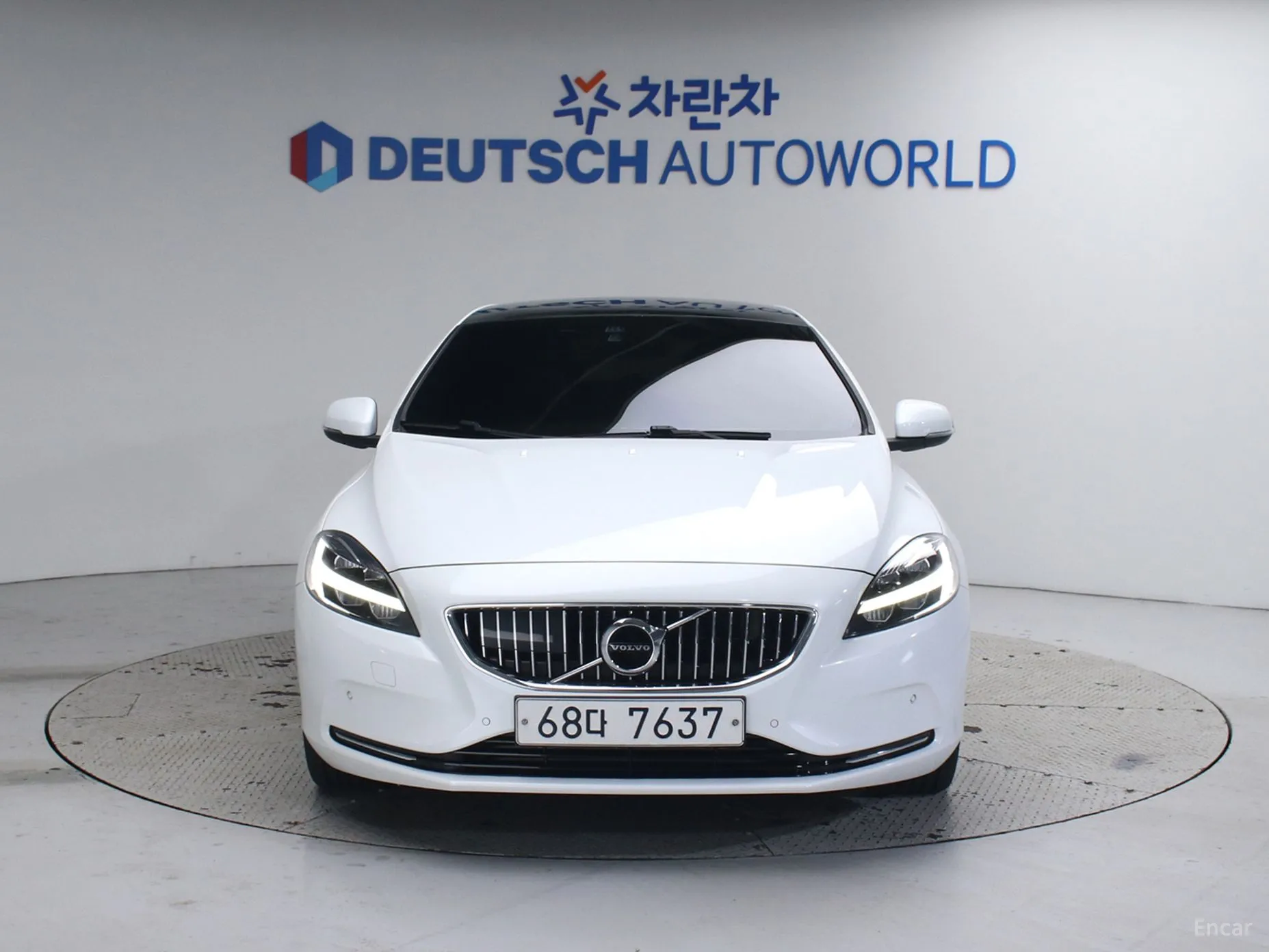 Volvo V40 превью 4