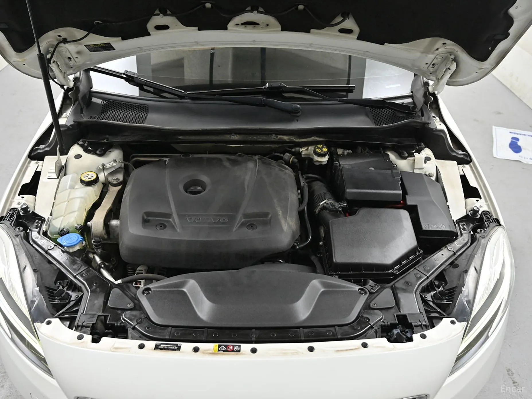 Volvo V40 превью 7