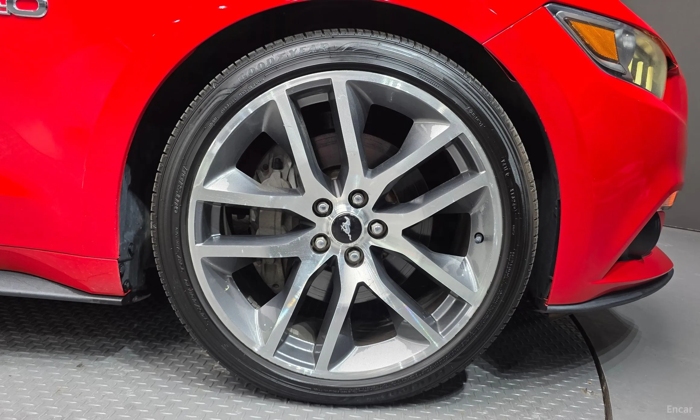Ford Mustang превью 5