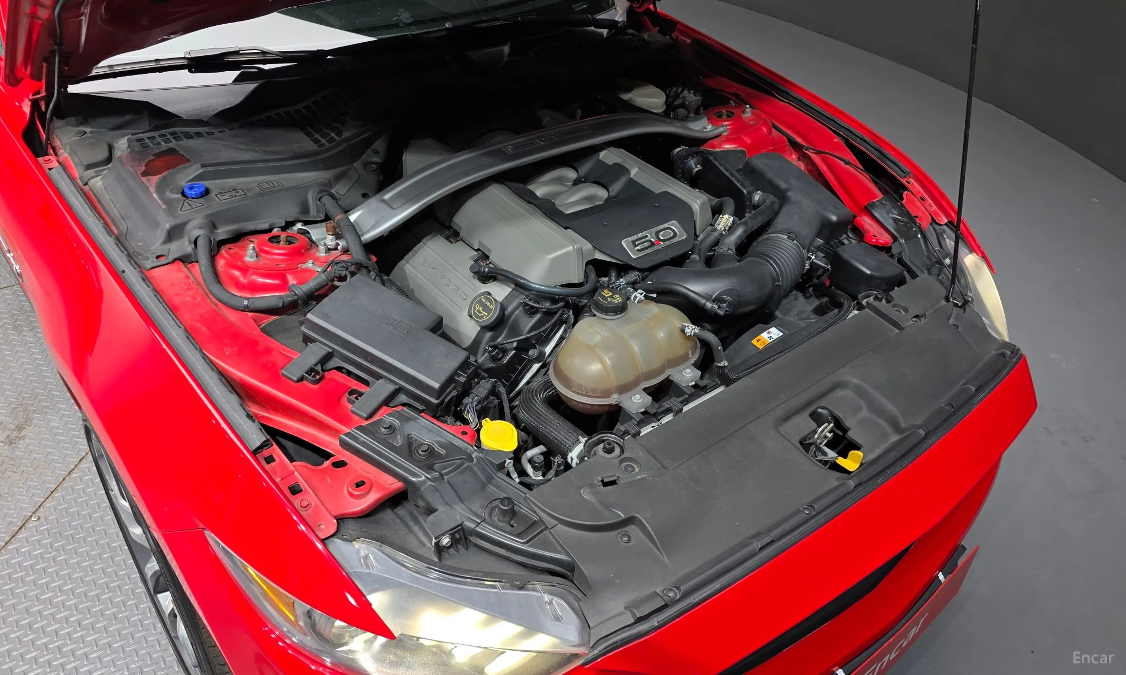 Ford Mustang превью 6