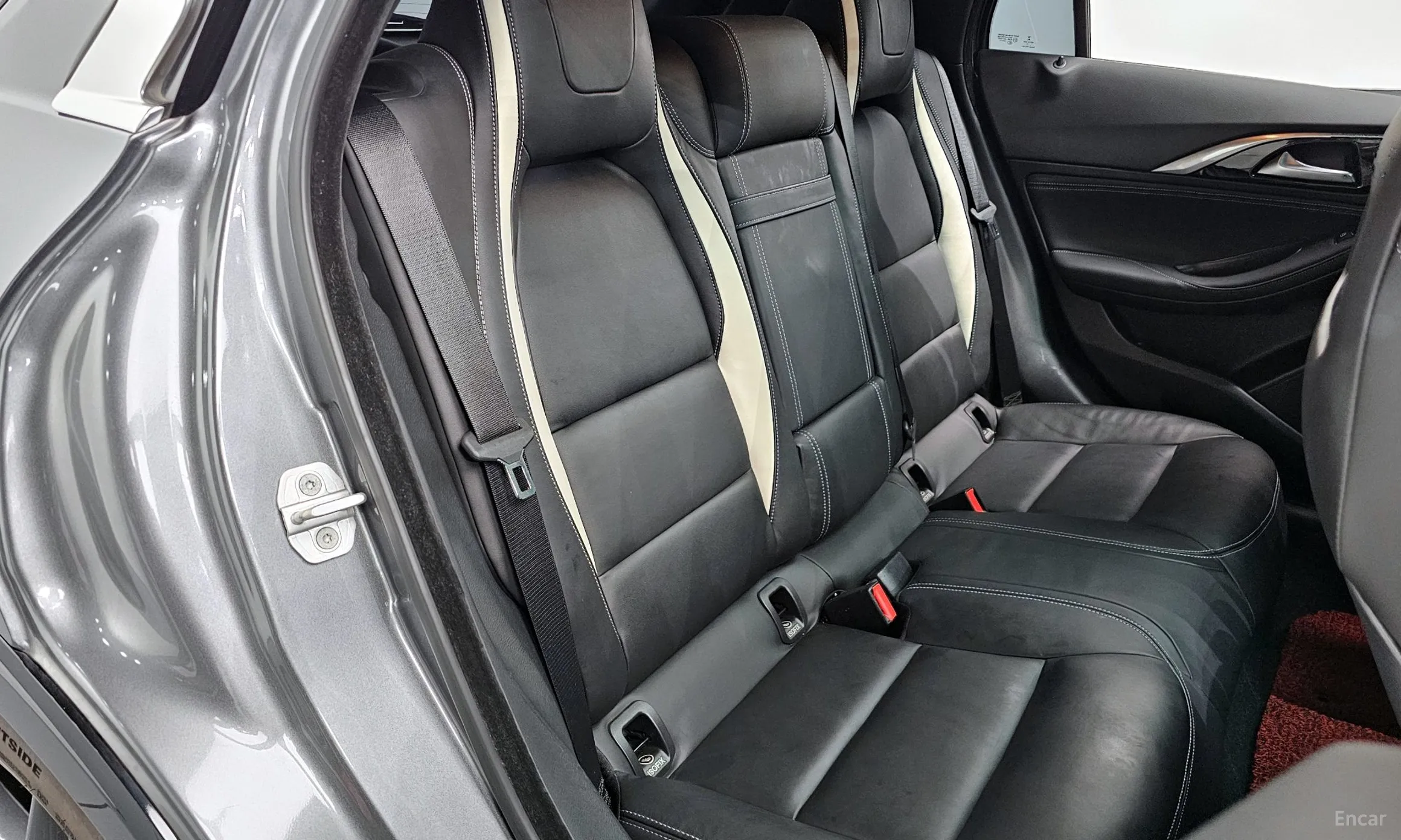 Infiniti Q30 превью 12