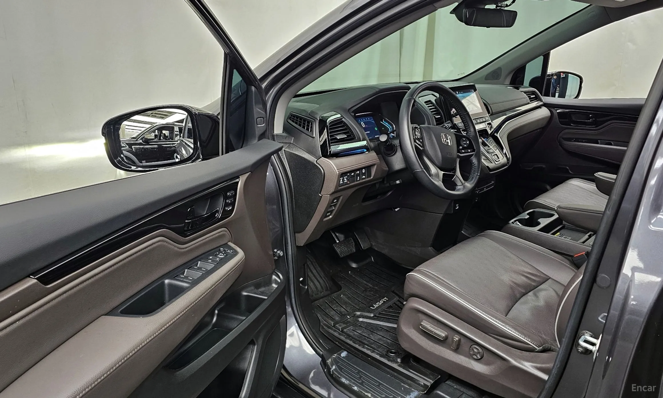 Honda Odyssey превью 10