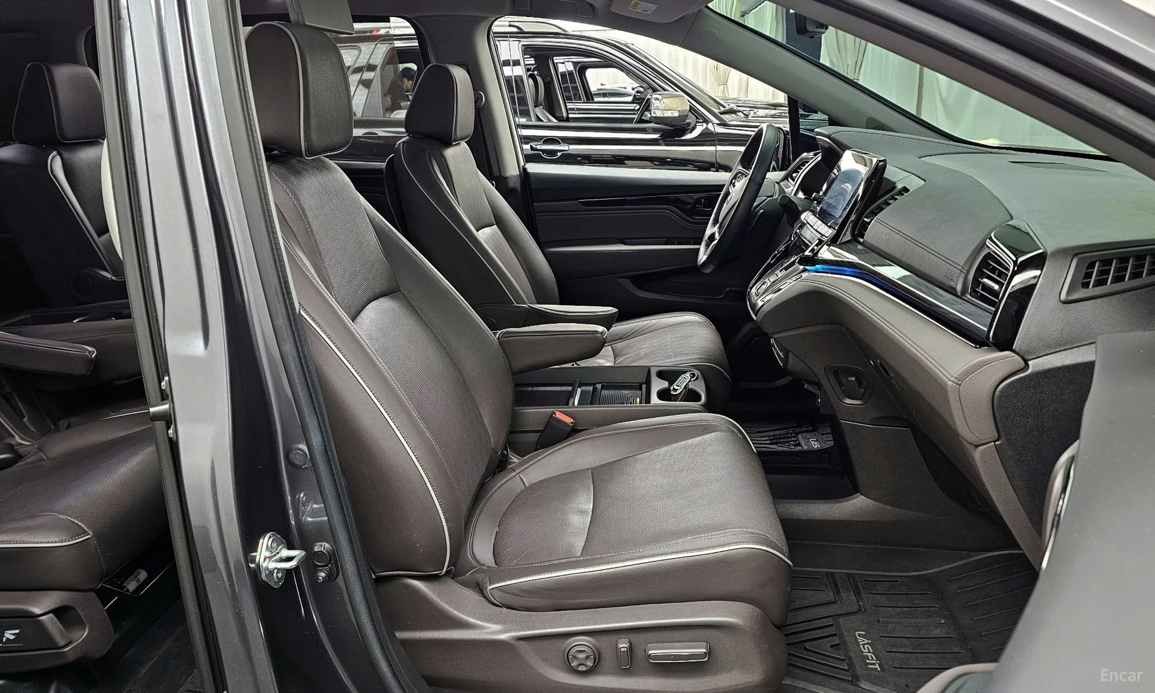 Honda Odyssey превью 12