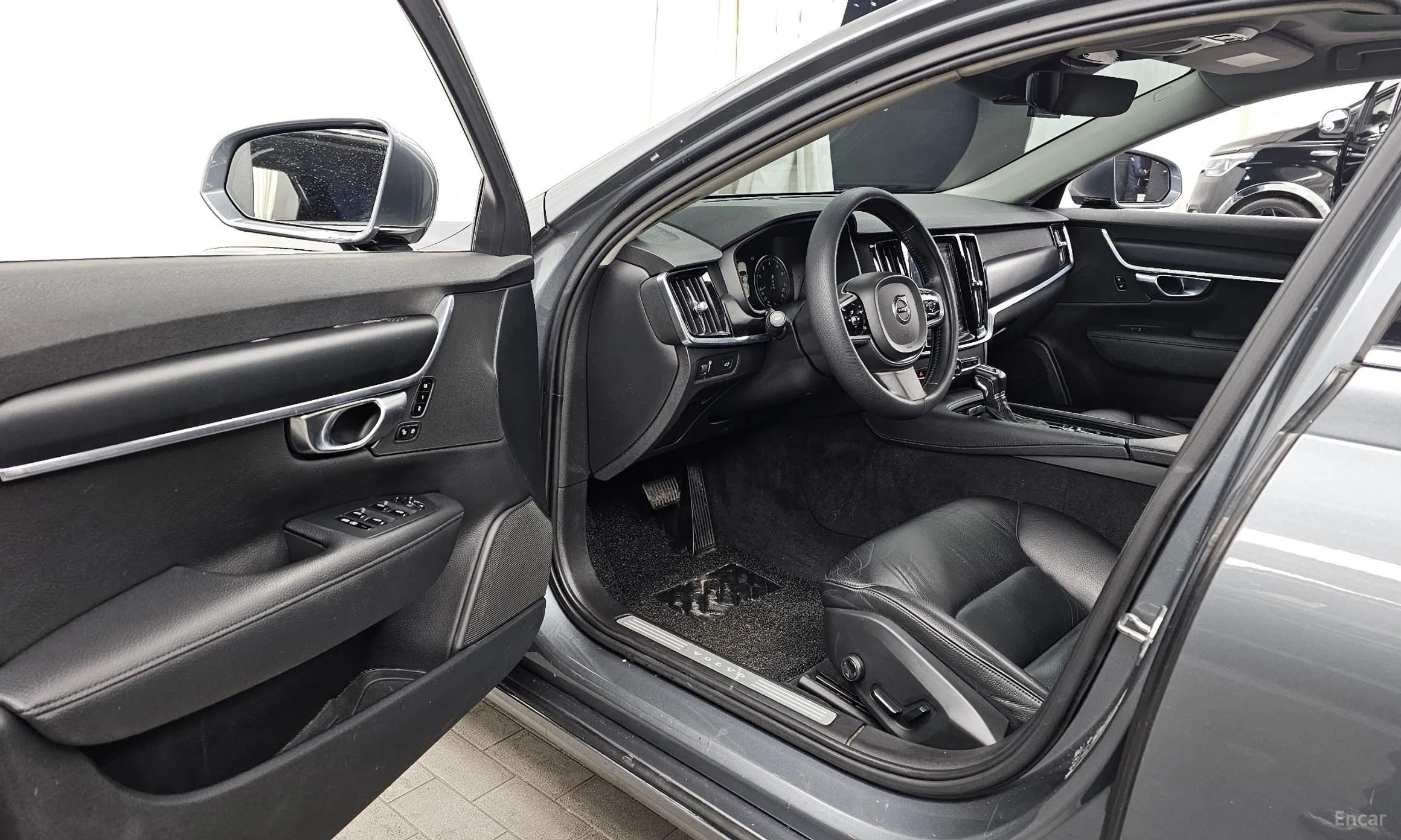 Volvo S90 превью 10