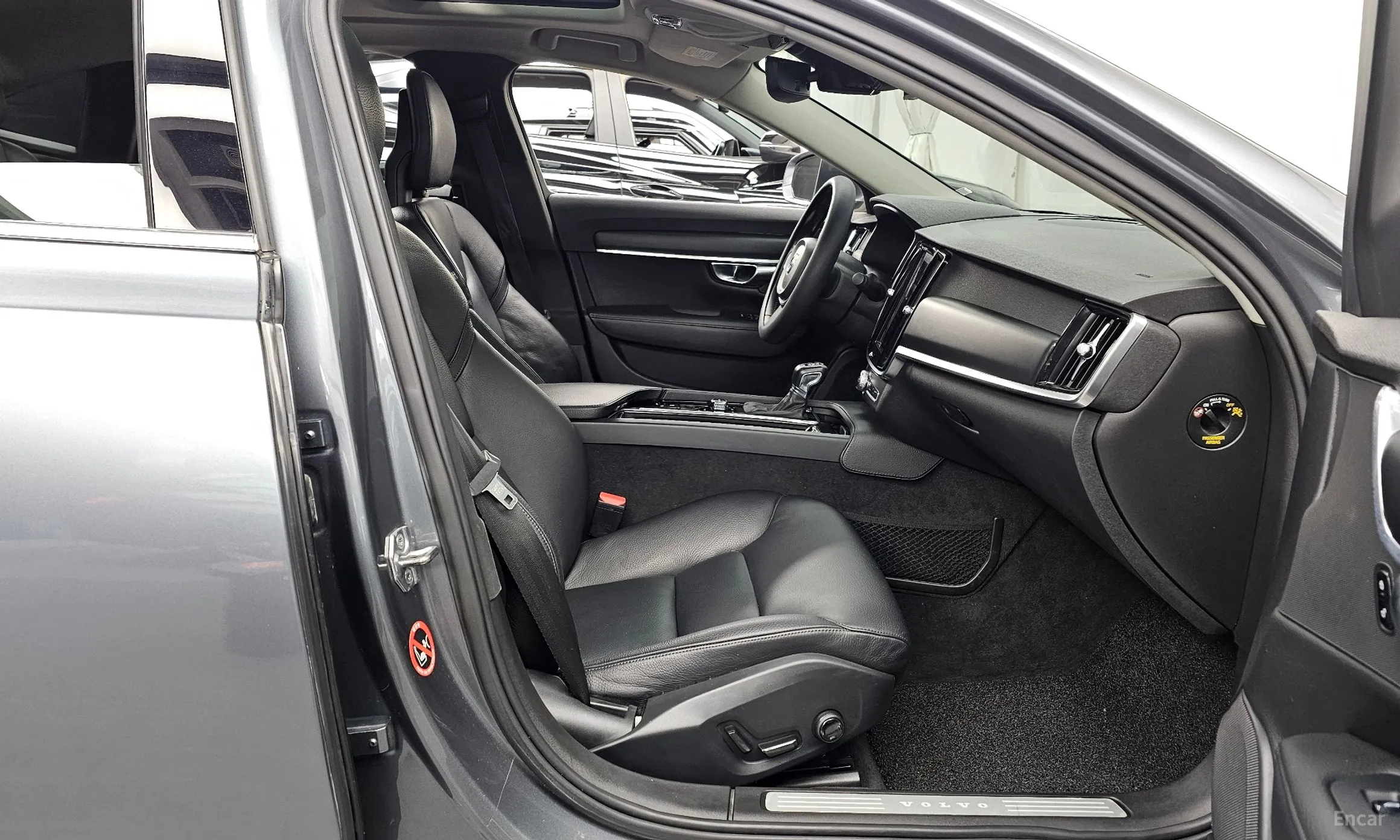 Volvo S90 превью 11