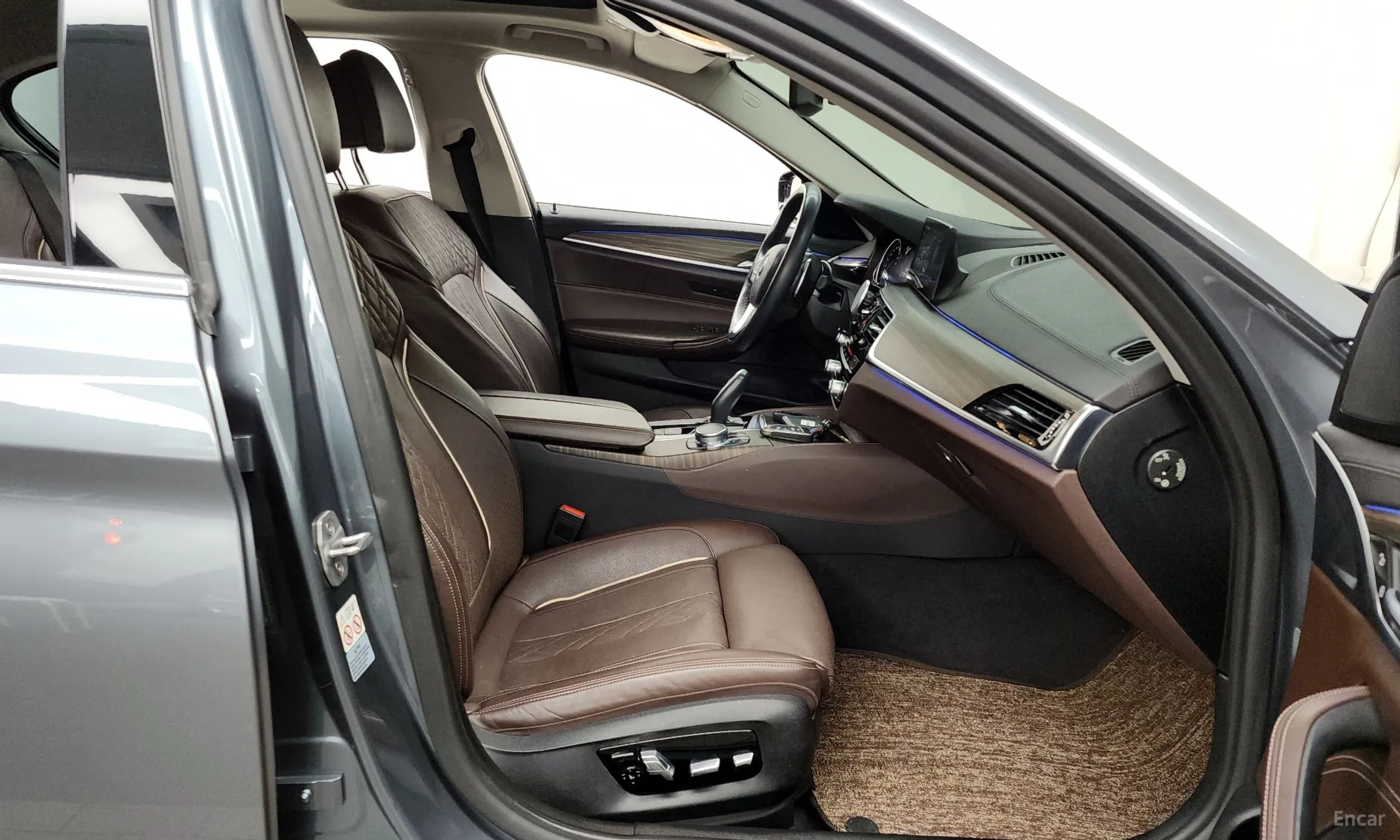BMW 5 Series (G30) превью 11
