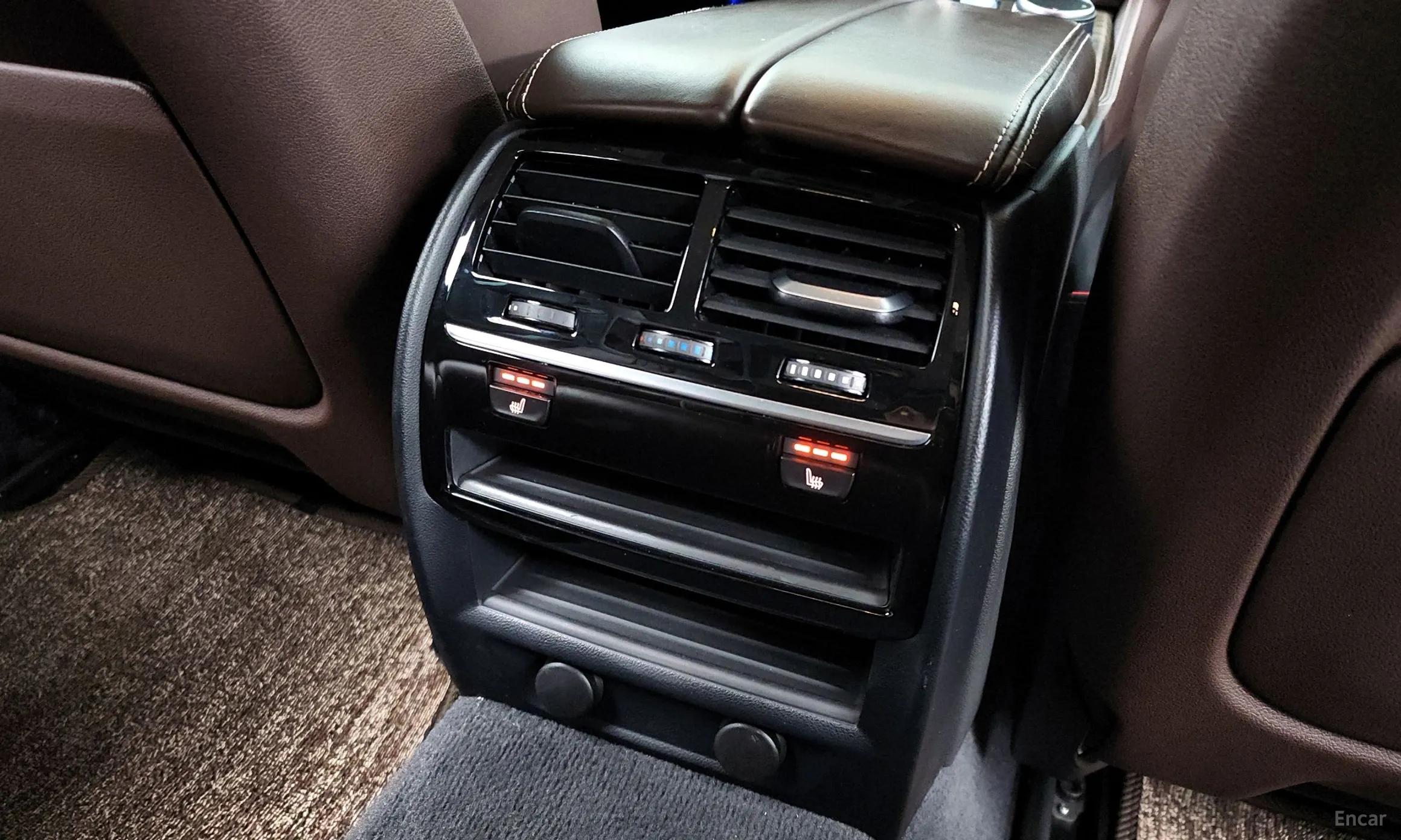 BMW 5 Series (G30) превью 19