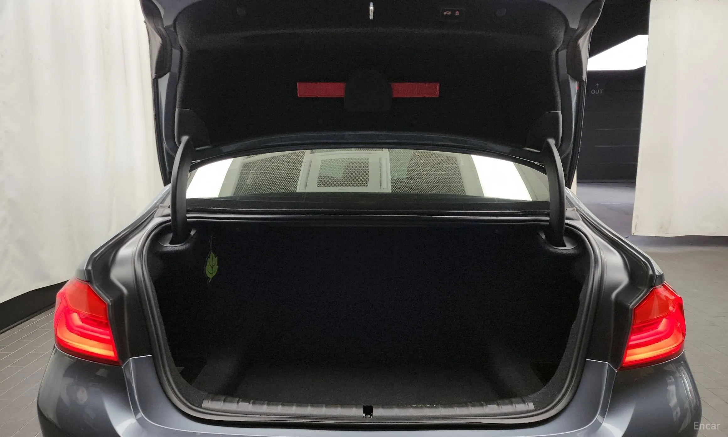 BMW 5 Series (G30) превью 20