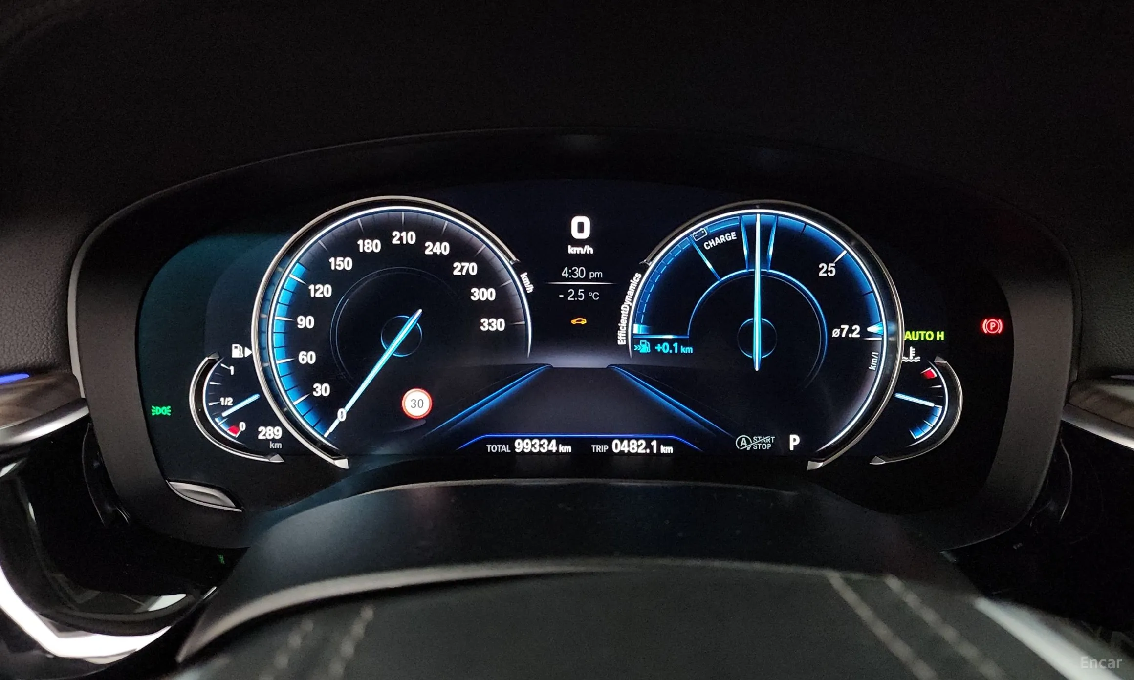 BMW 5 Series (G30) превью 8