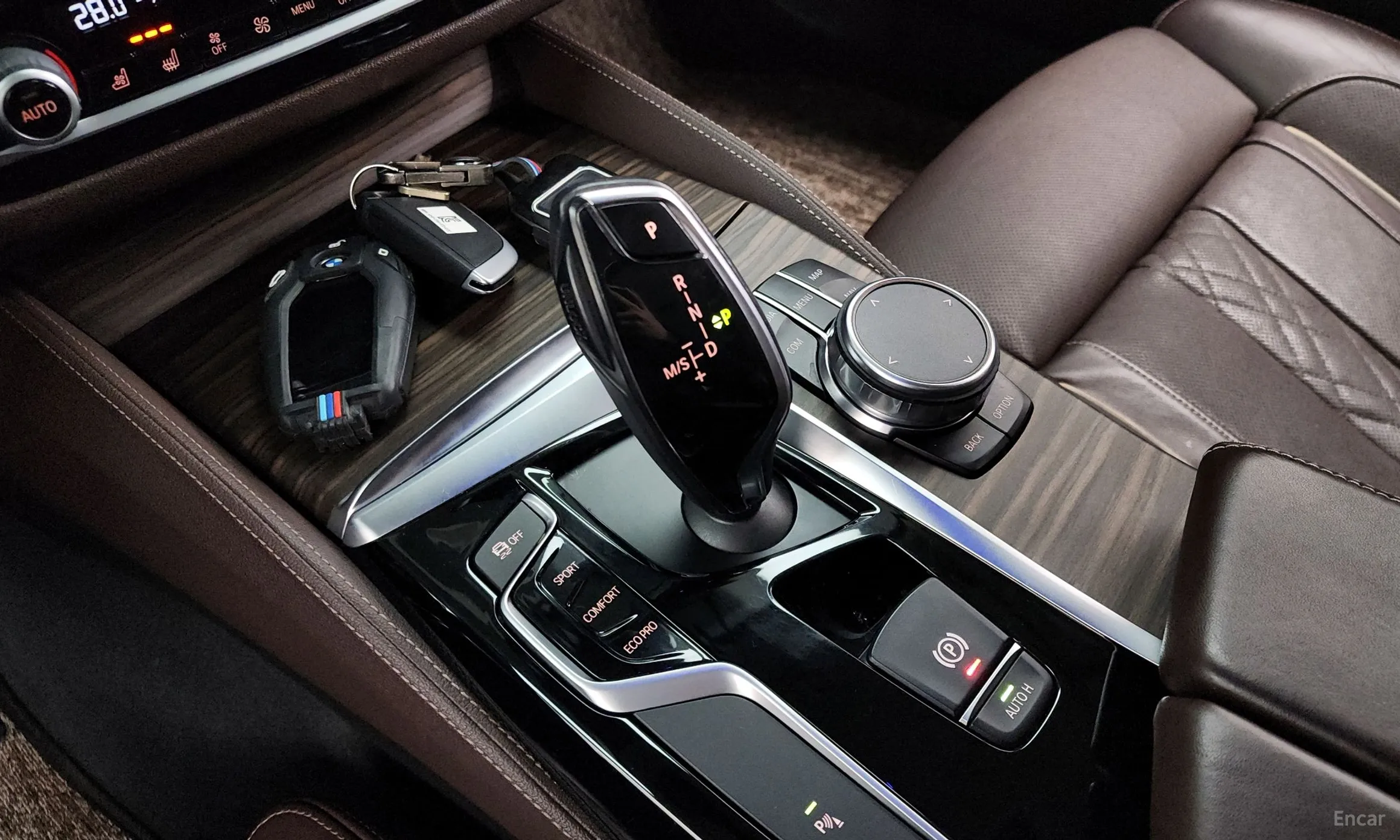 BMW 5 Series (G30) превью 9