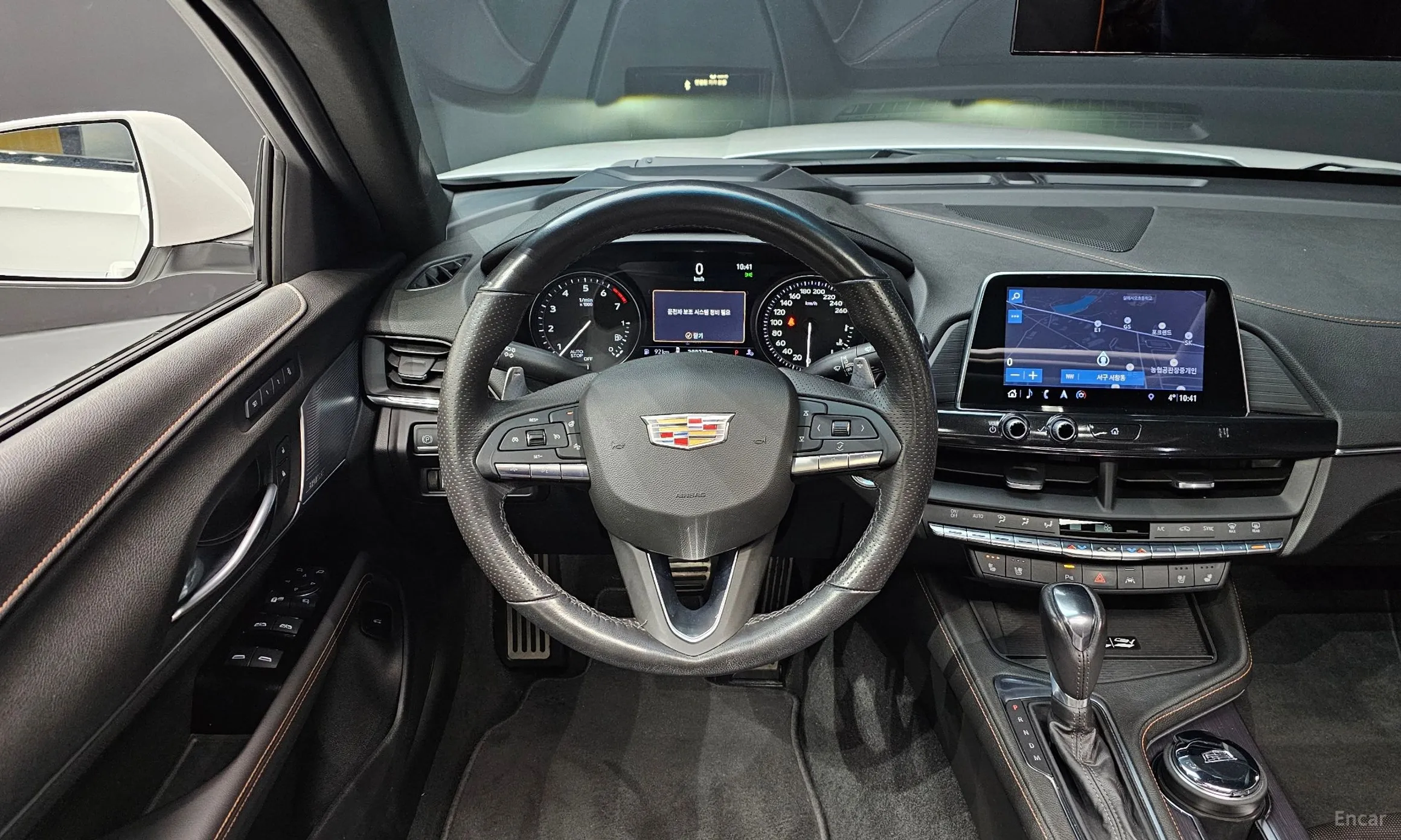 Cadillac CT4 превью 13