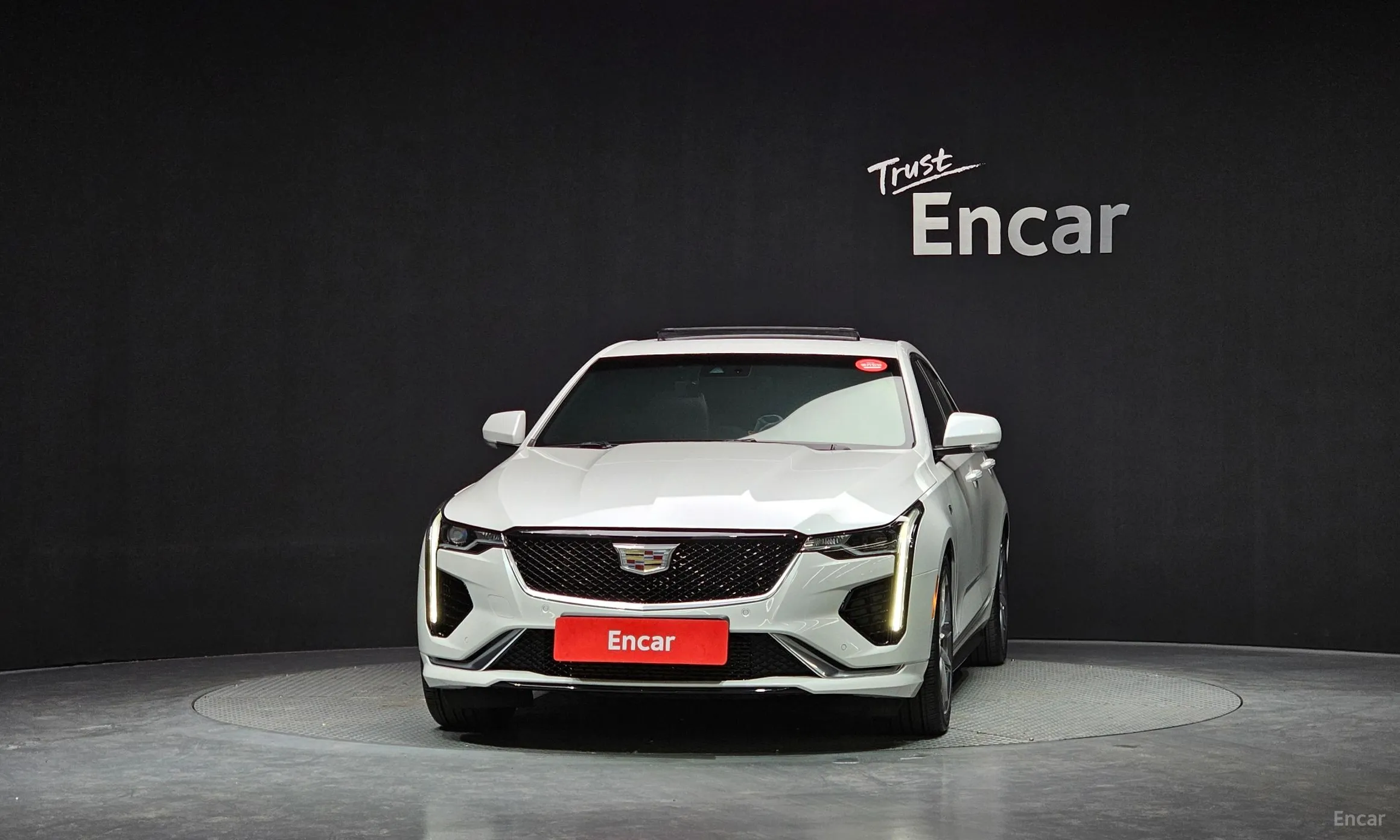 Cadillac CT4 превью 3