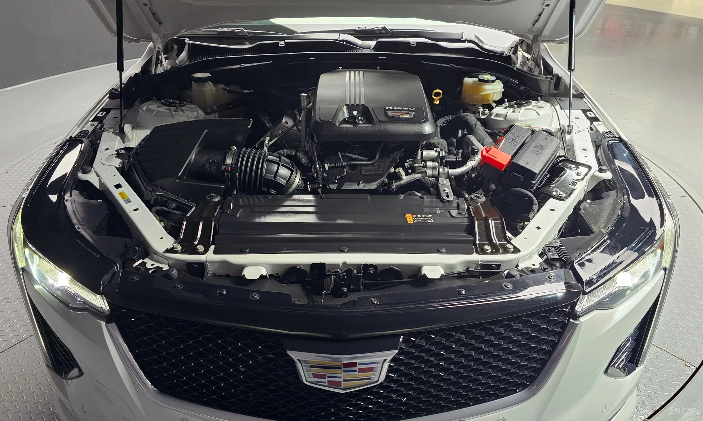 Cadillac CT4 превью 6