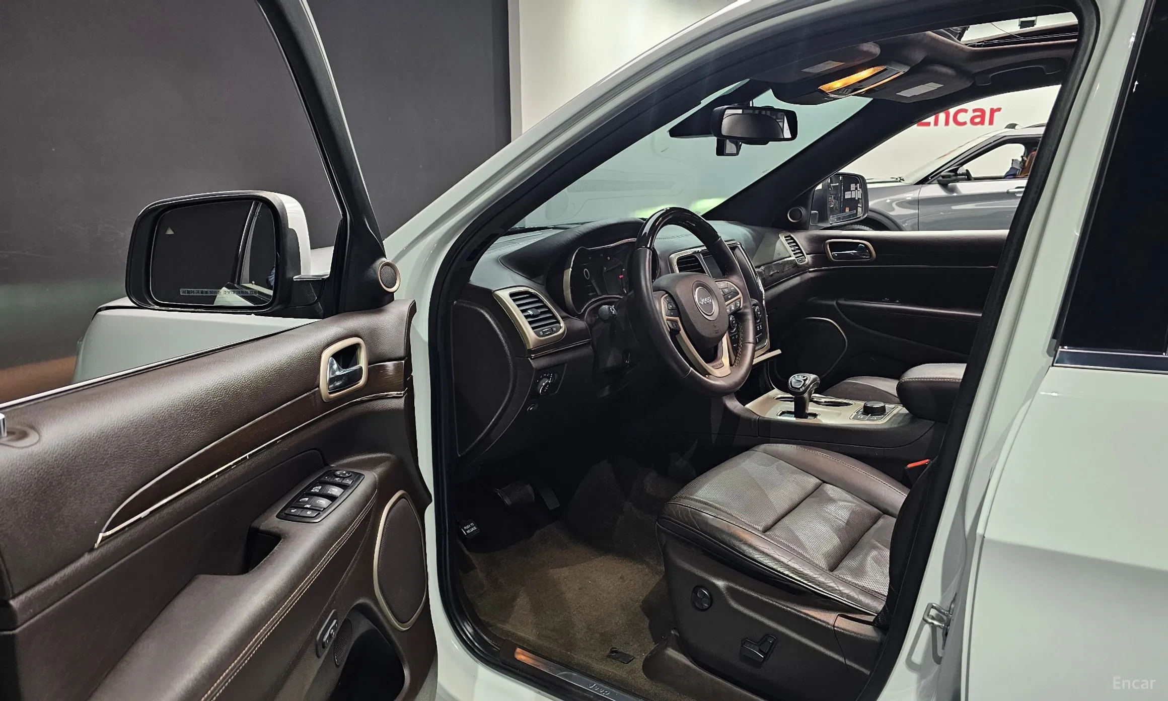Jeep Grand Cherokee превью 11