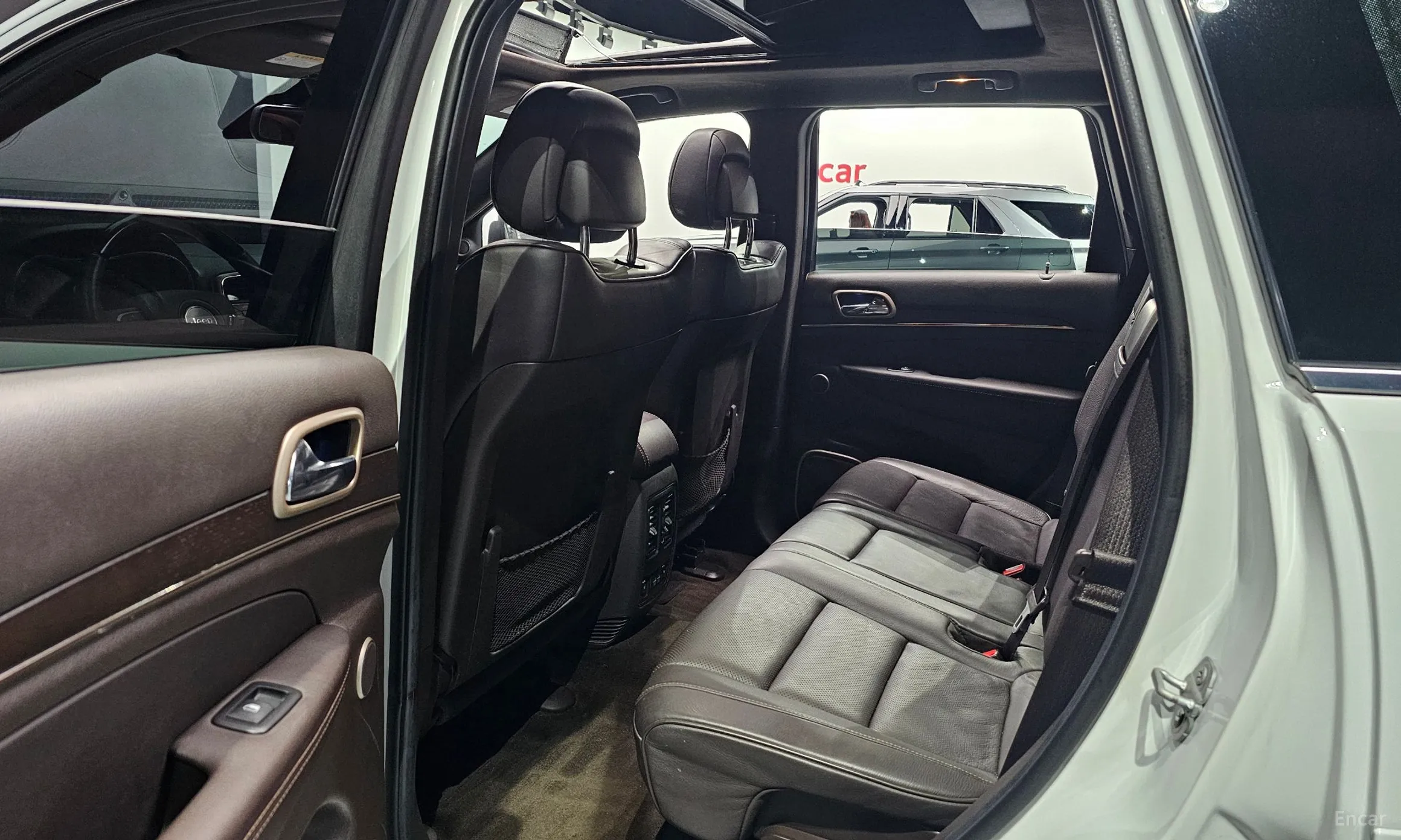 Jeep Grand Cherokee превью 12
