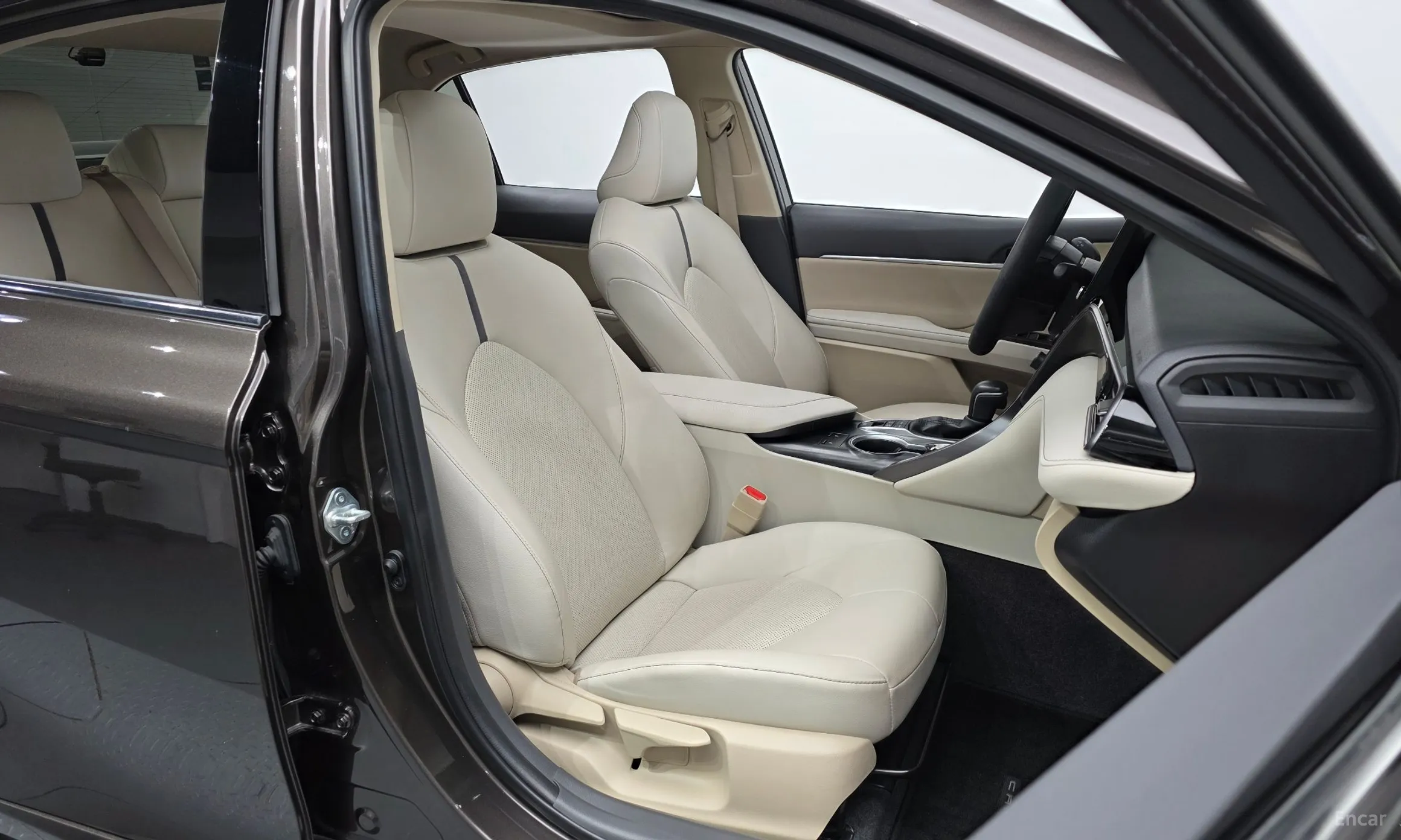 Toyota Camry (XV70) превью 10