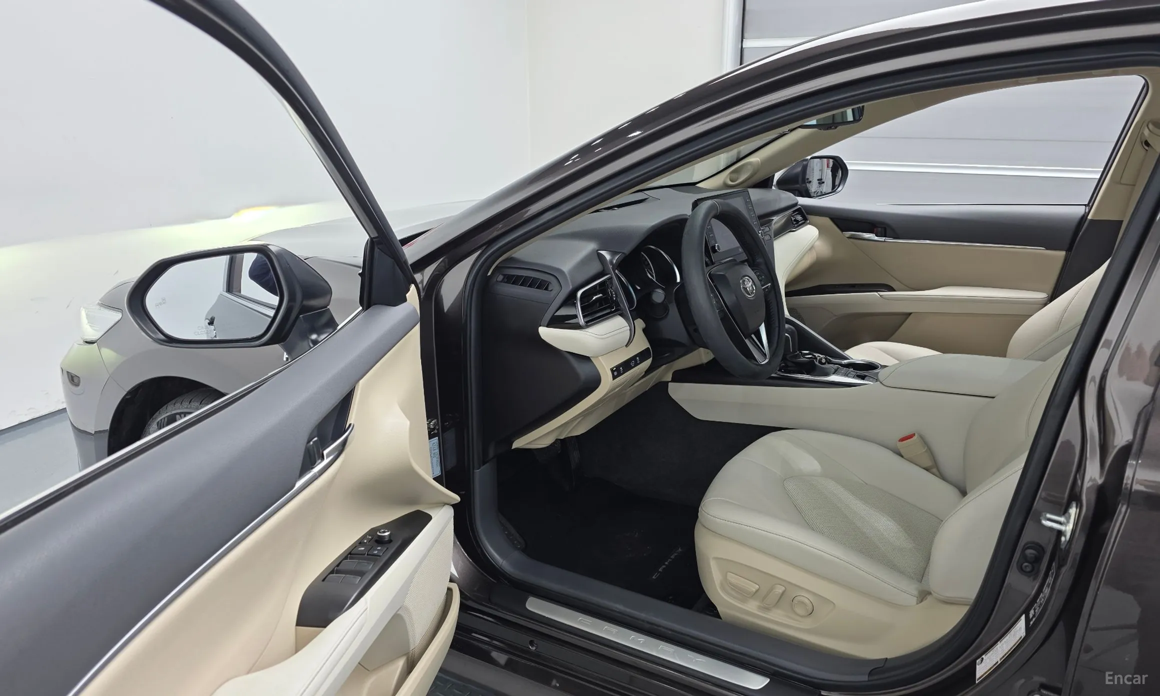 Toyota Camry (XV70) превью 11