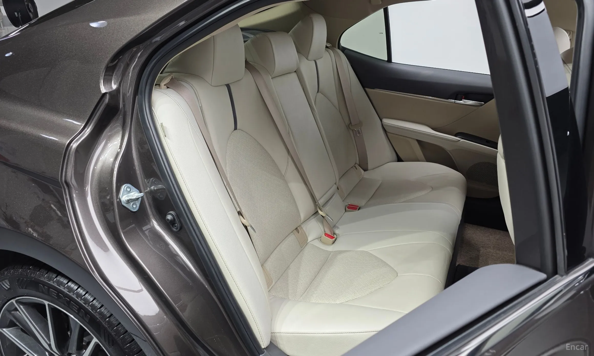 Toyota Camry (XV70) превью 12