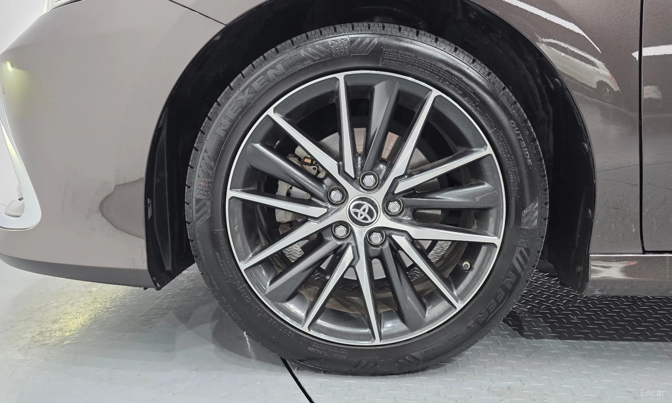 Toyota Camry (XV70) превью 5