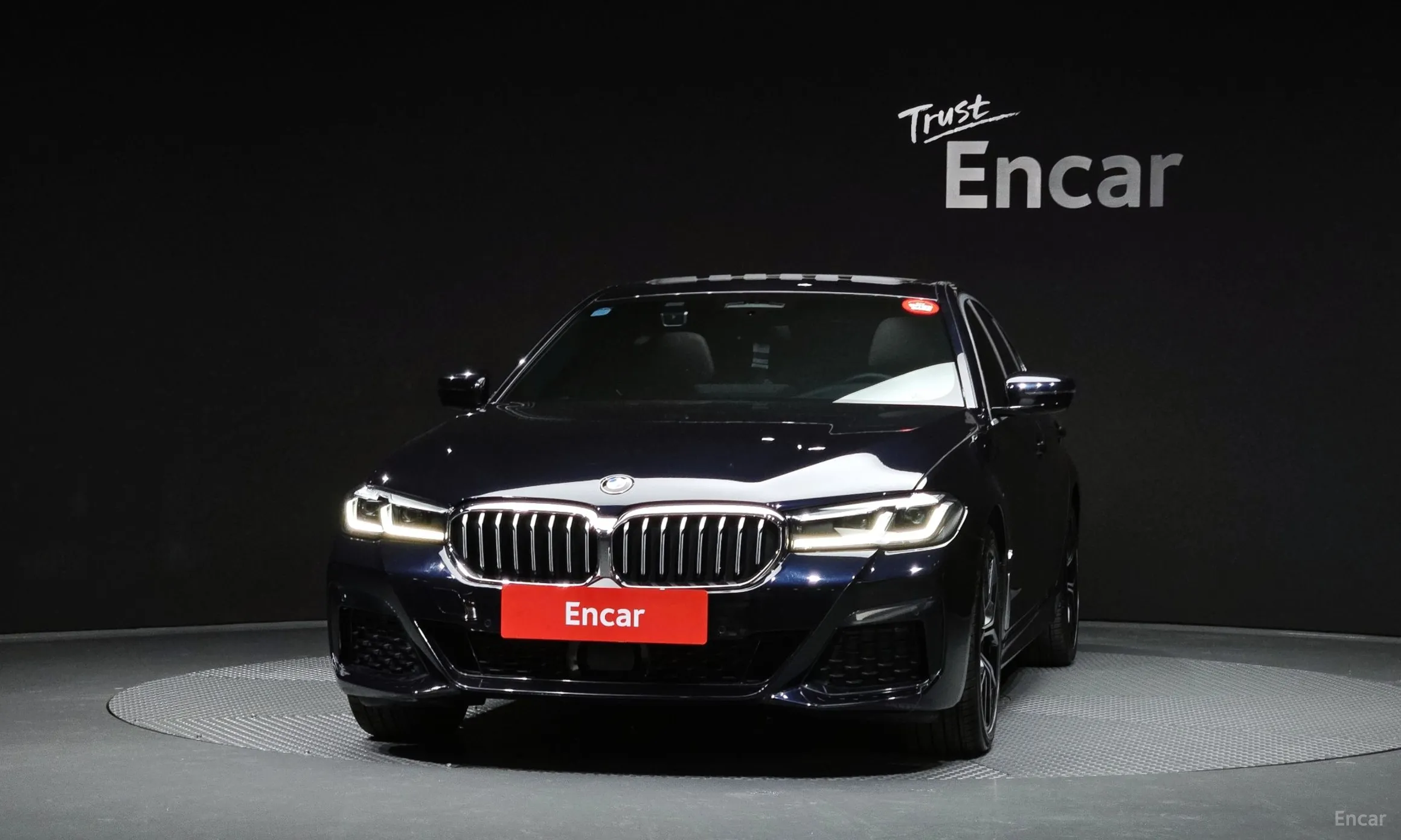 BMW 5 Series (G30) превью 3