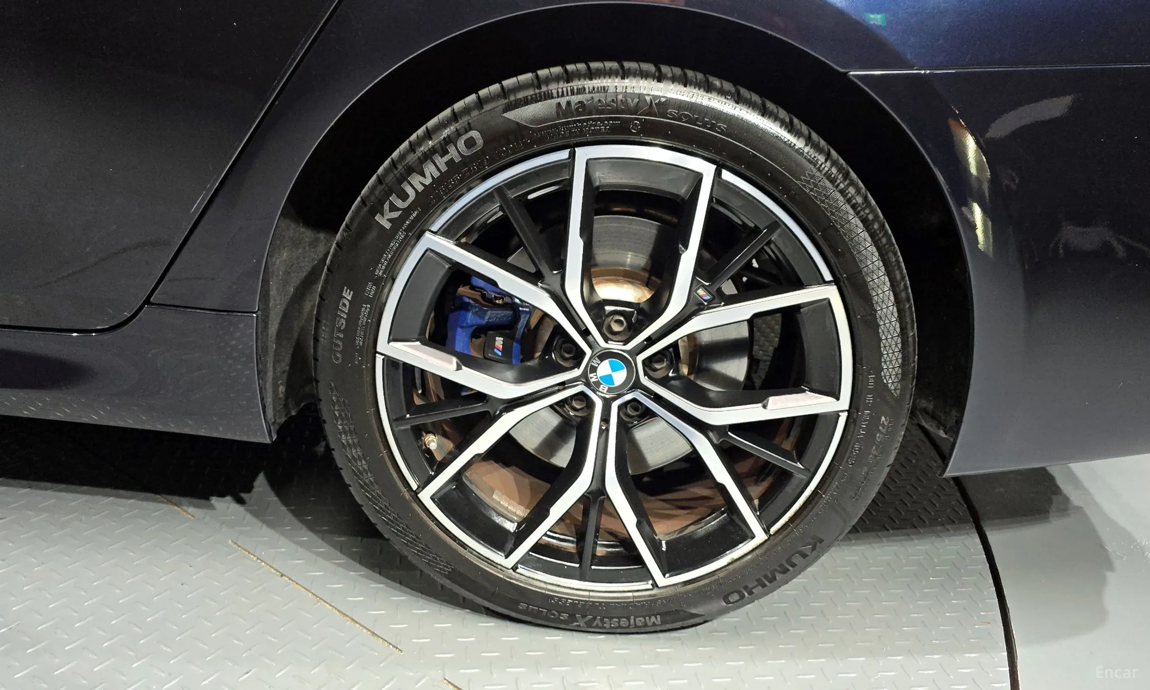 BMW 5 Series (G30) превью 5